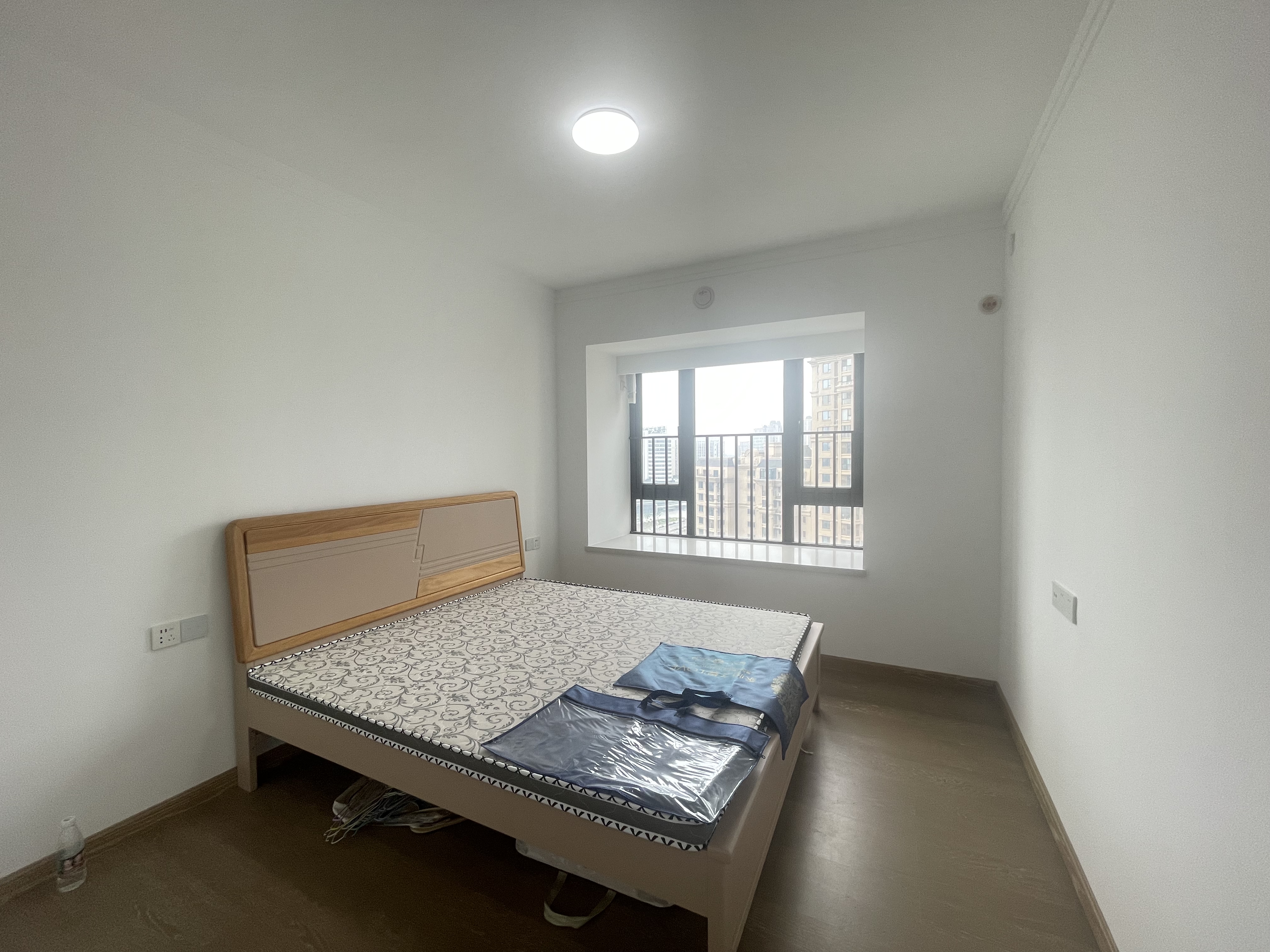 美的梧桐庄园  4室2厅2卫   2200.00元/月室内图