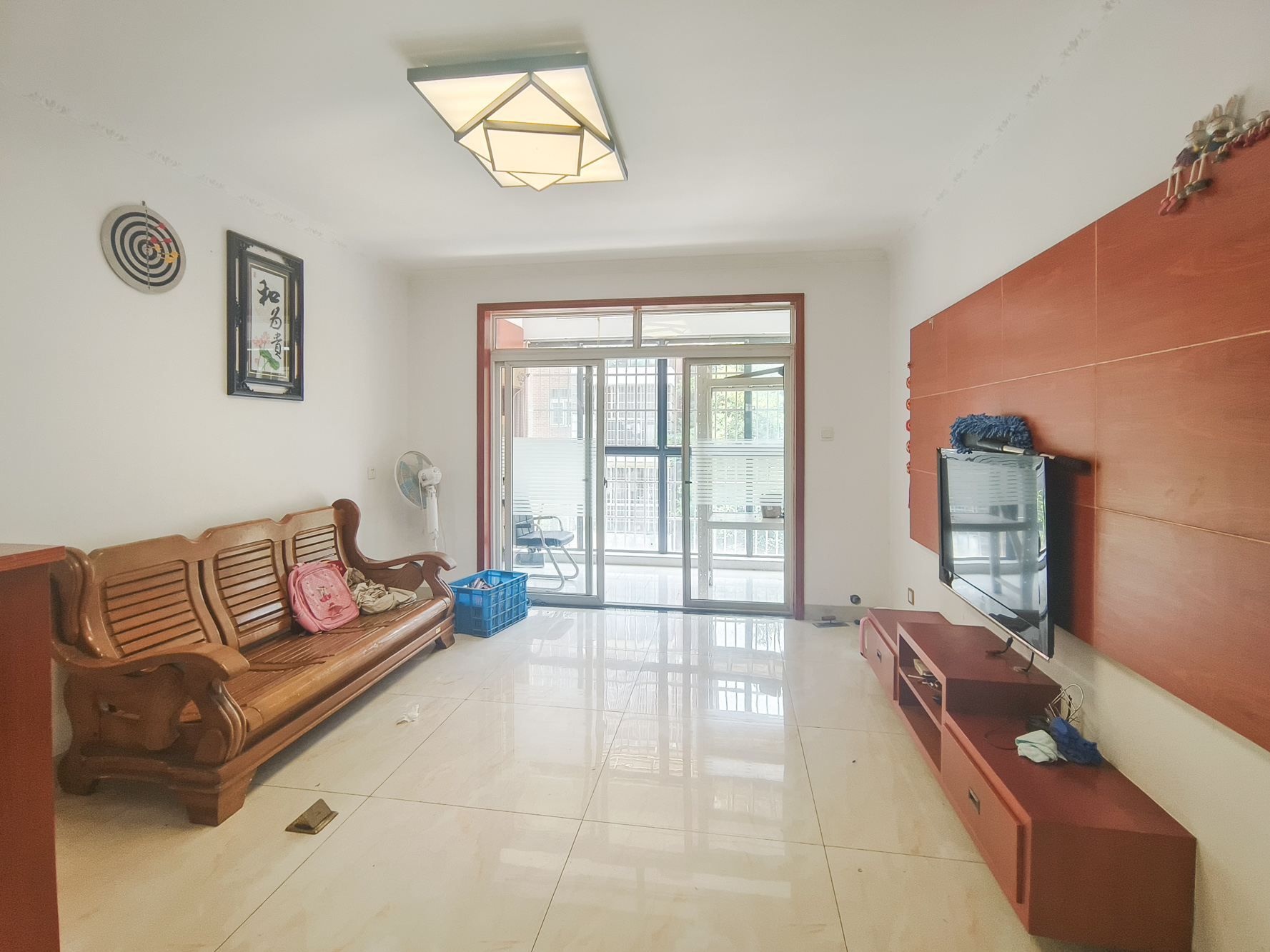 湘瑞家园 2室2厅1卫 40.8万 湘瑞家园 2室2厅1卫 40.8万客厅