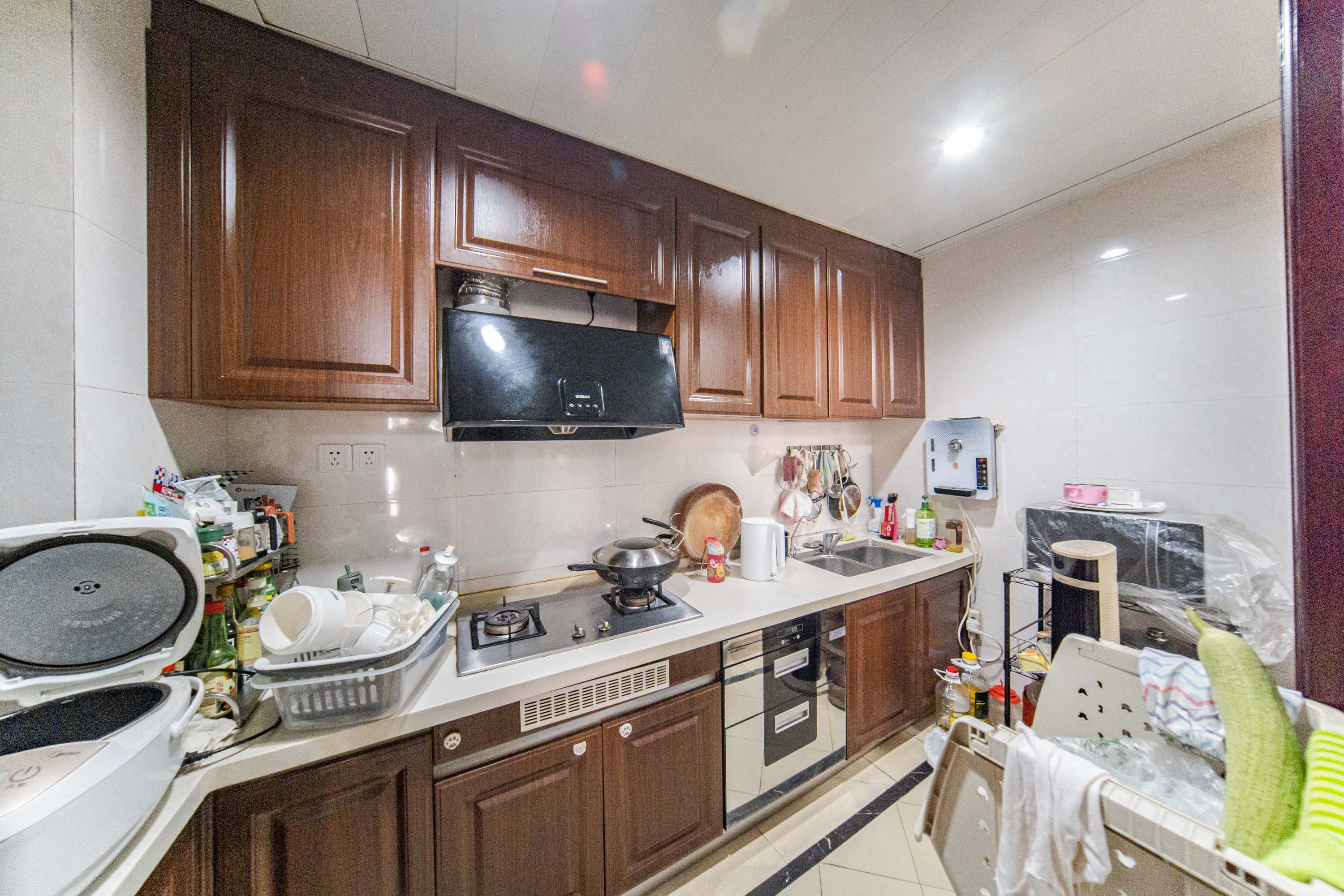 中海国际一期  3室2厅1卫    83.0万厨房