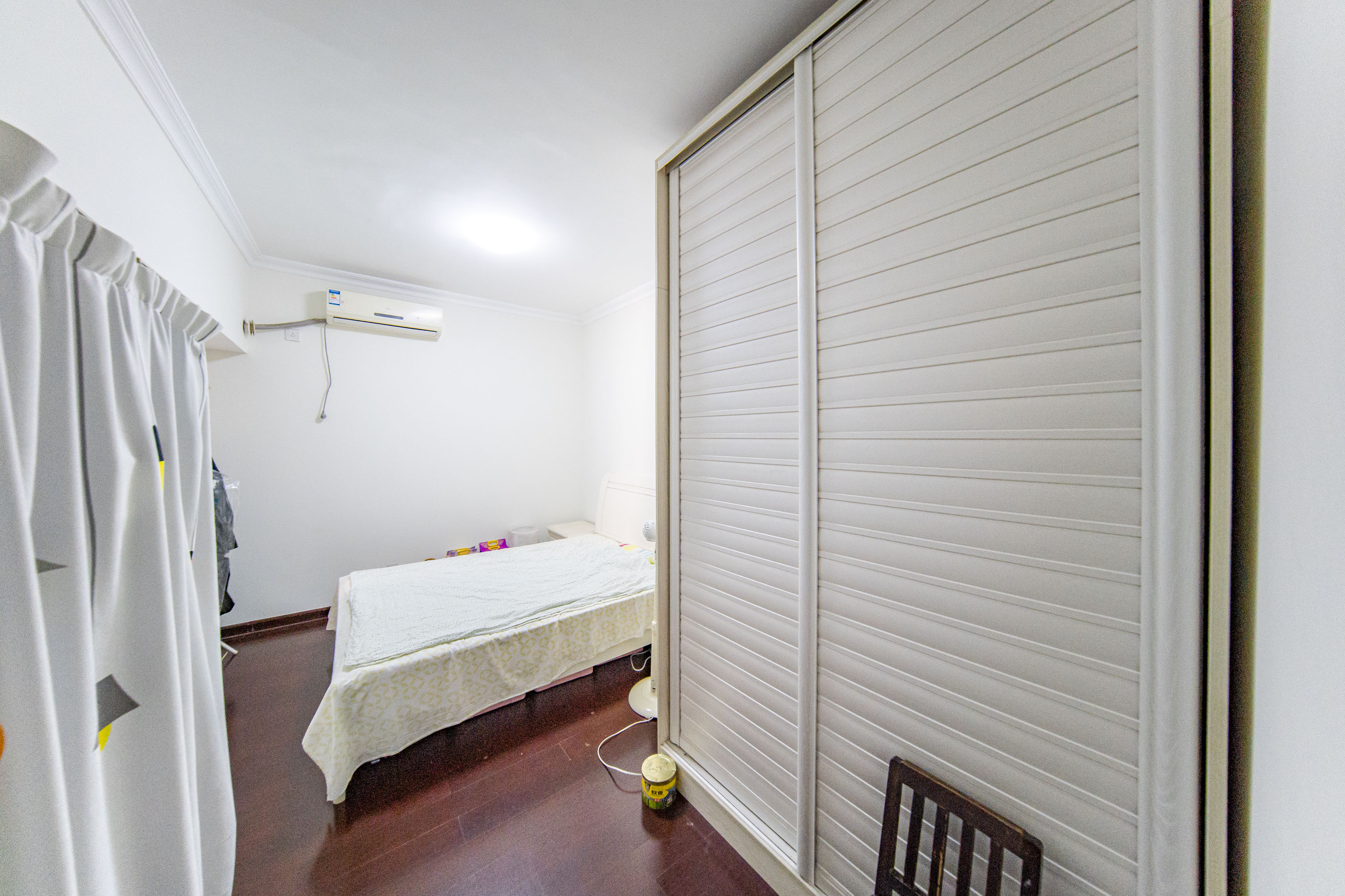 中海国际一期  3室2厅1卫    83.0万卧室