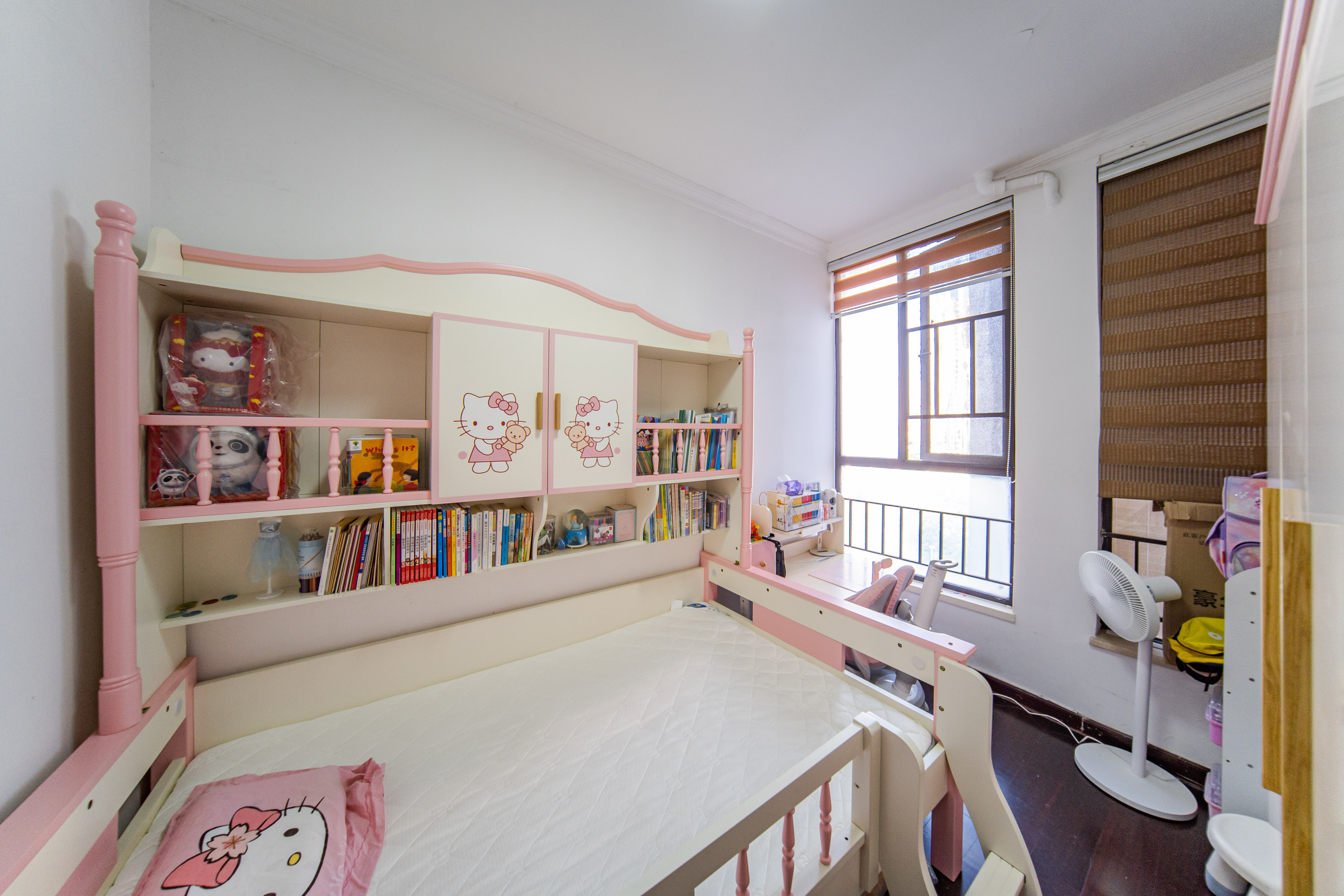 中海国际一期  3室2厅1卫    83.0万卧室