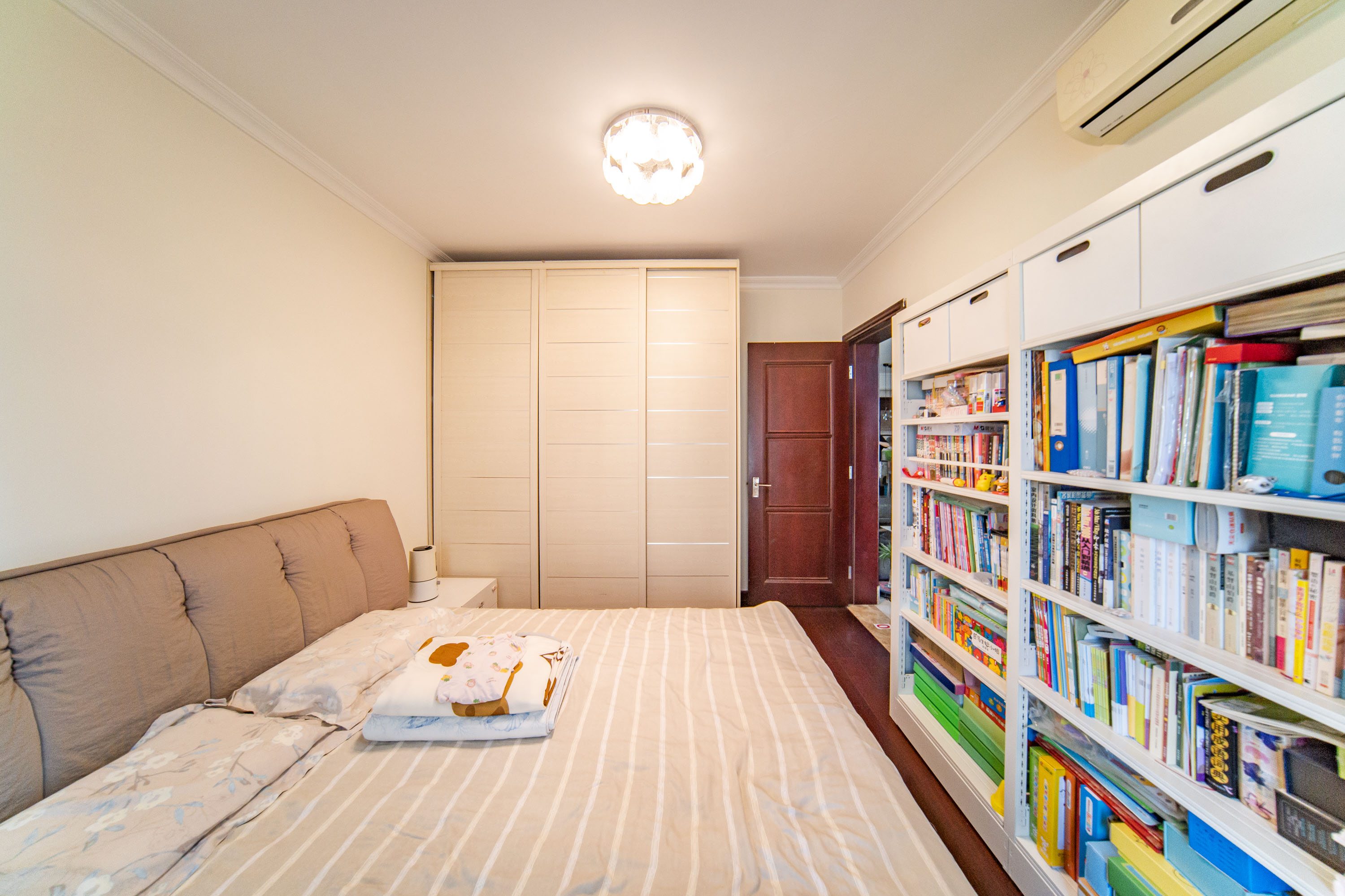 中海国际一期  3室2厅1卫    83.0万卧室