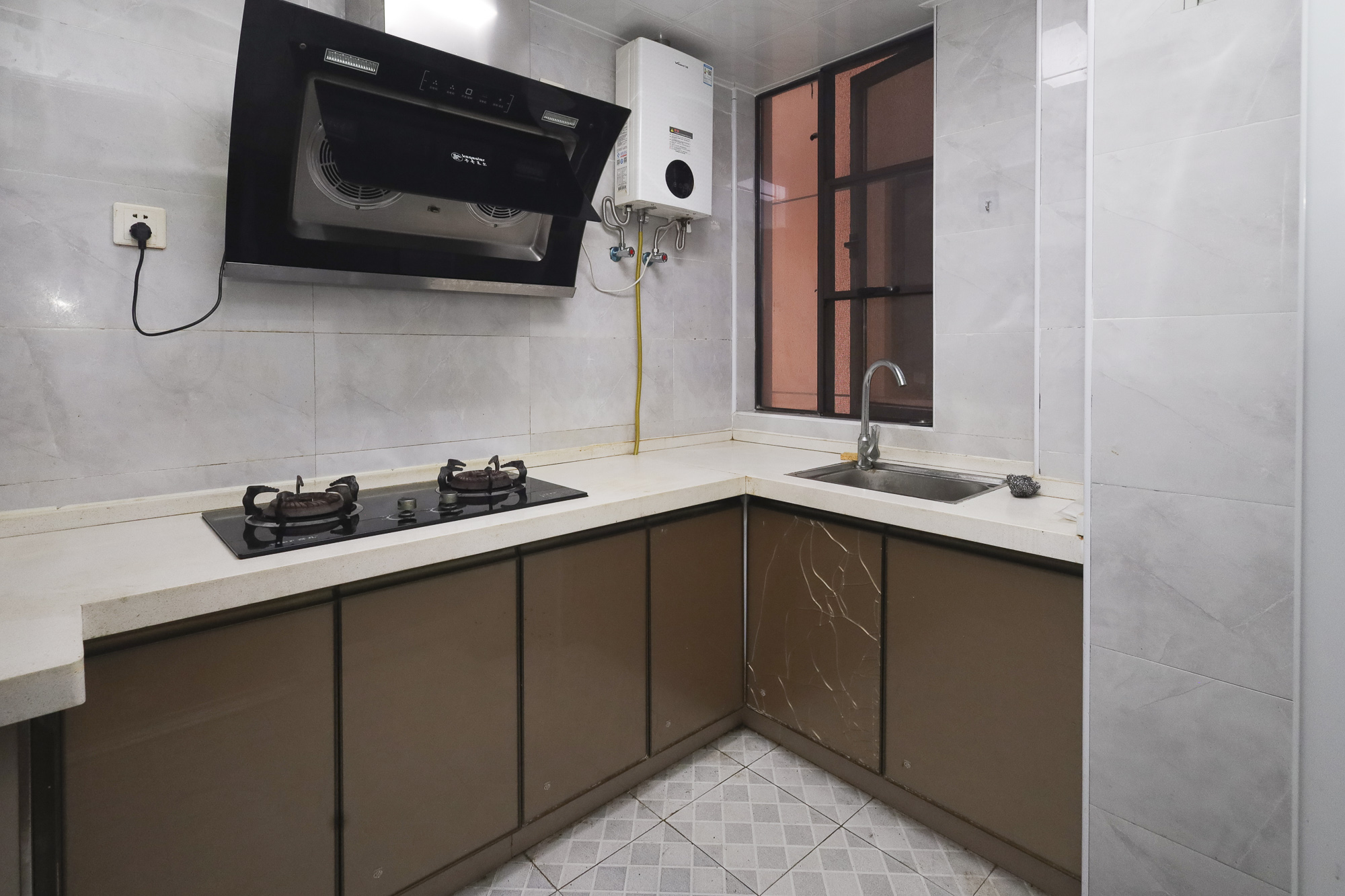 联晟大厦 3室2厅2卫 110.0万 联晟大厦 3室2厅2卫 110.0万厨房