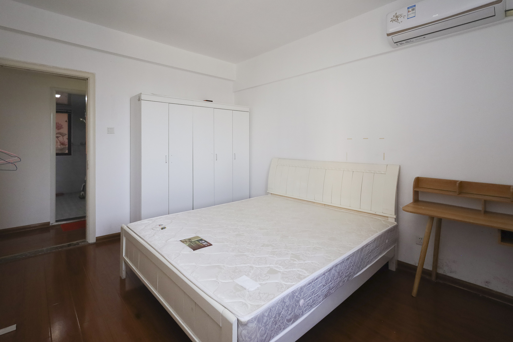 联晟大厦 3室2厅2卫 110.0万 联晟大厦 3室2厅2卫 110.0万卧室