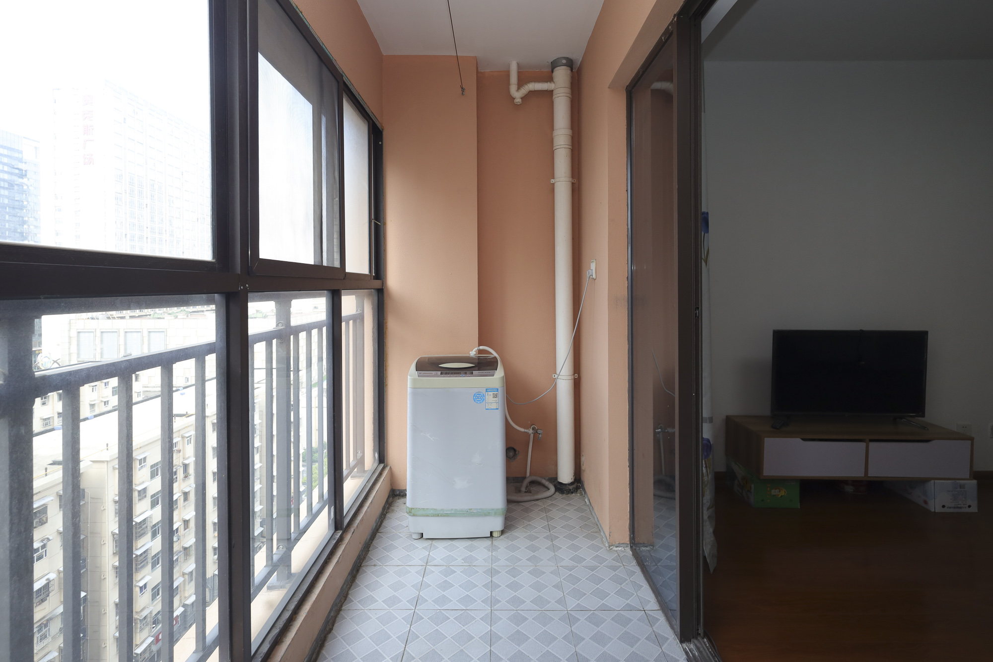 联晟大厦 3室2厅2卫 110.0万 联晟大厦 3室2厅2卫 110.0万阳台