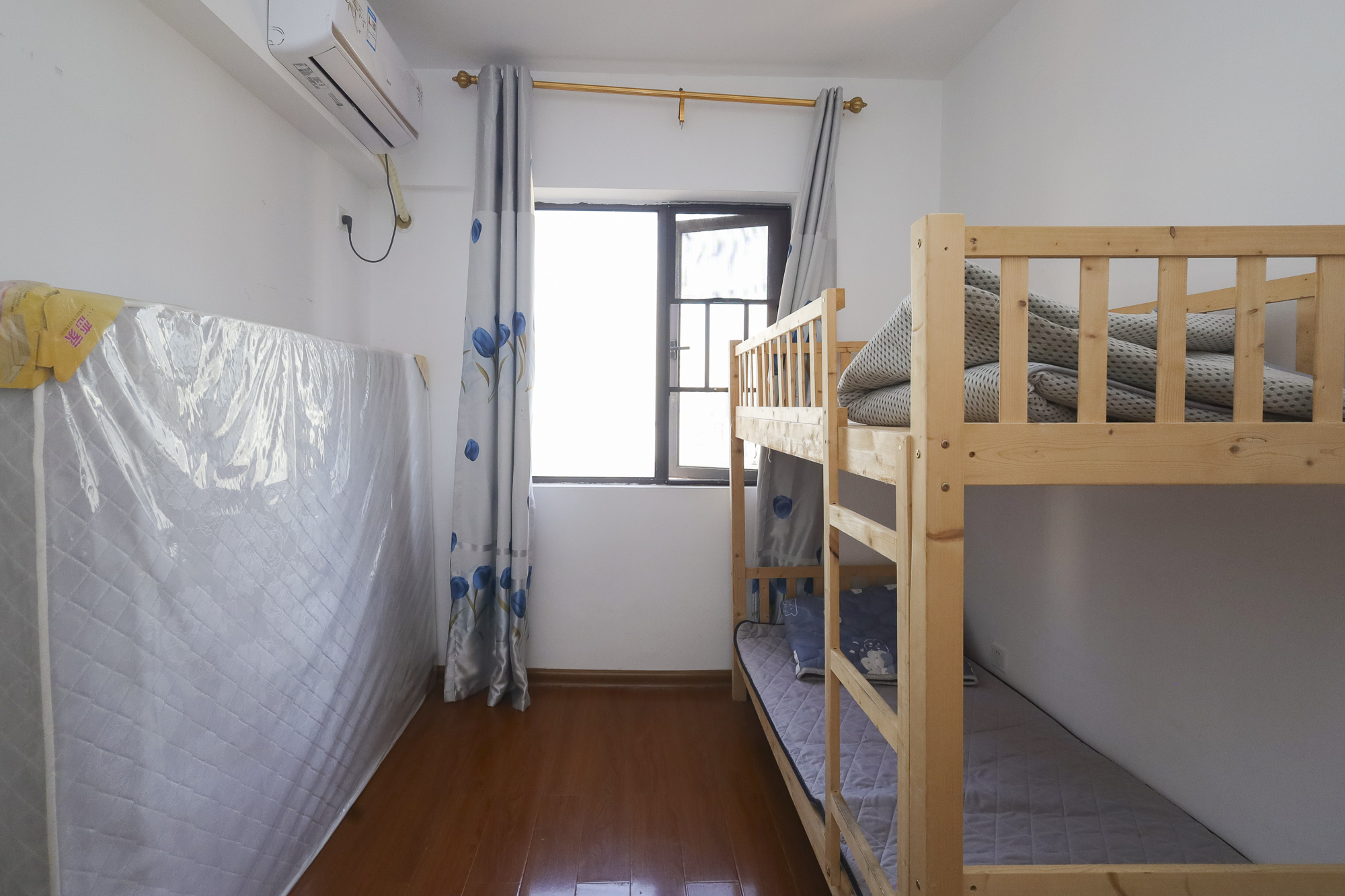 联晟大厦 3室2厅2卫 110.0万 联晟大厦 3室2厅2卫 110.0万卧室