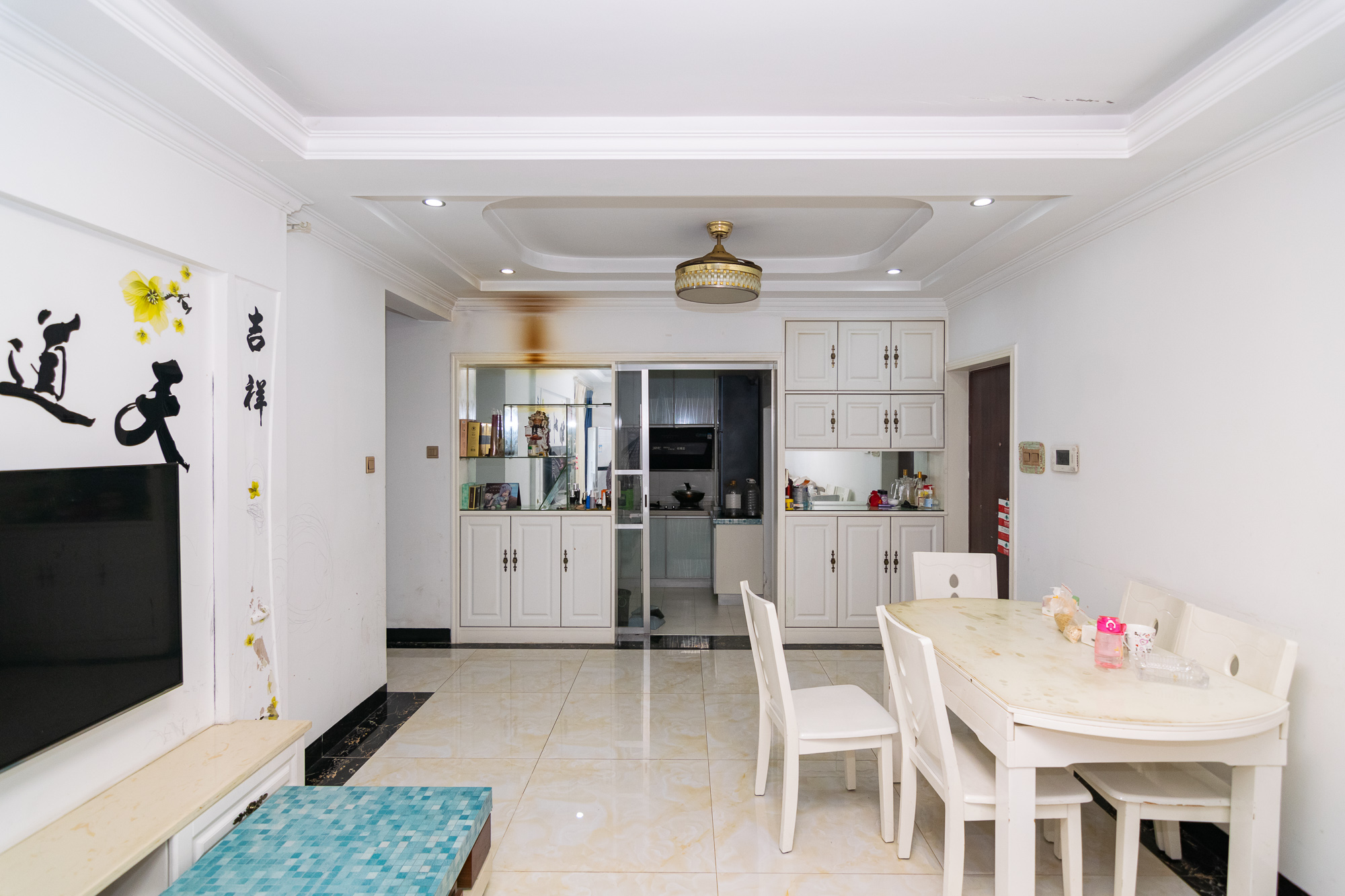 金地三千府(金地湖山樾、金地自在城) 3室2厅1卫 55.0万 金地三千府(金地湖山樾、金地自在城) 3室2厅1卫 55.0万客厅