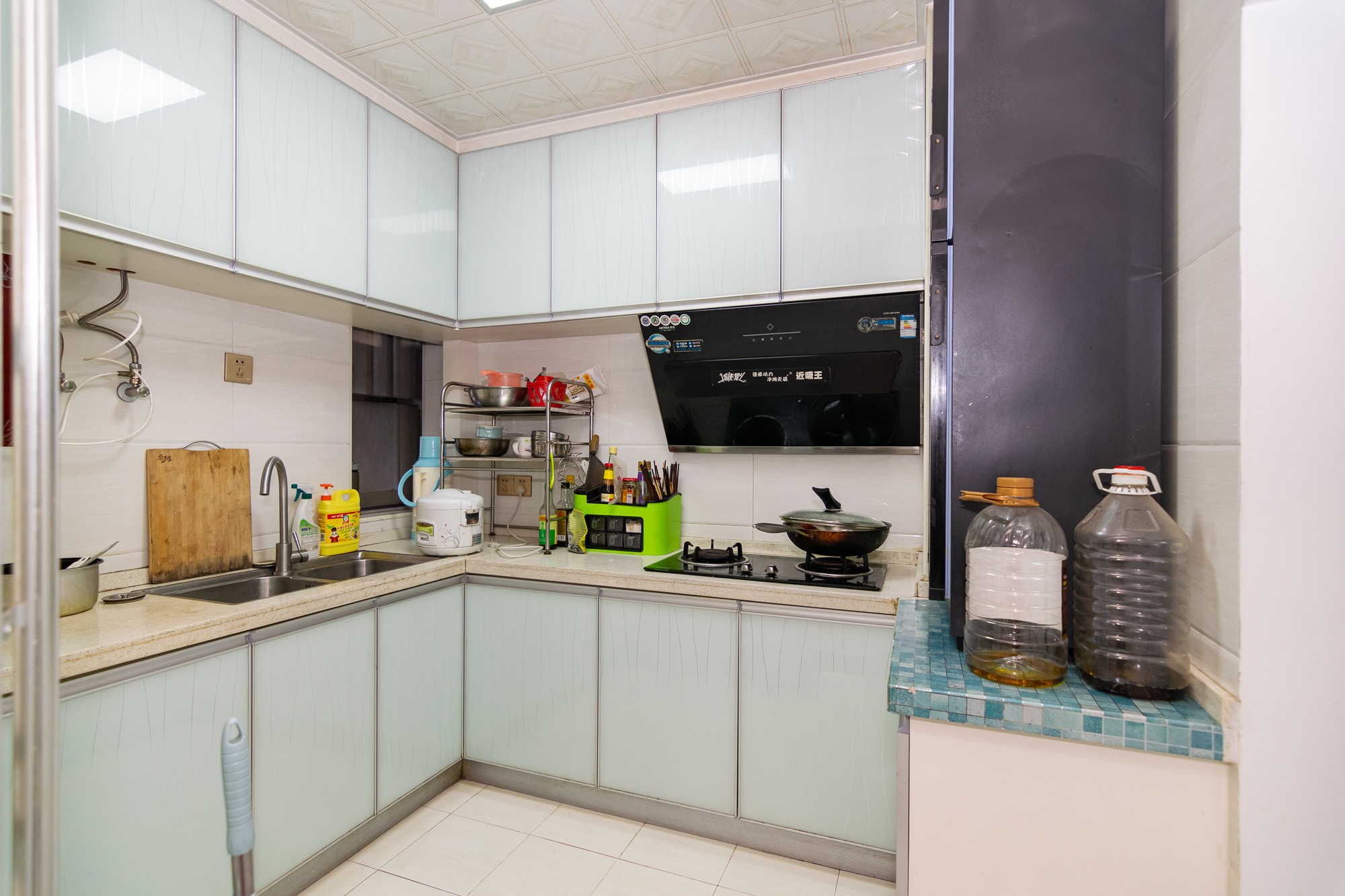 金地三千府(金地湖山樾、金地自在城) 3室2厅1卫 55.0万 金地三千府(金地湖山樾、金地自在城) 3室2厅1卫 55.0万厨房