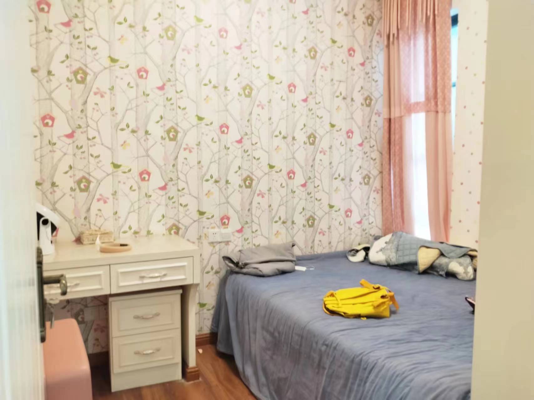 巨友中央公馆 3室2厅1卫 48.0万 巨友中央公馆 3室2厅1卫 48.0万客厅