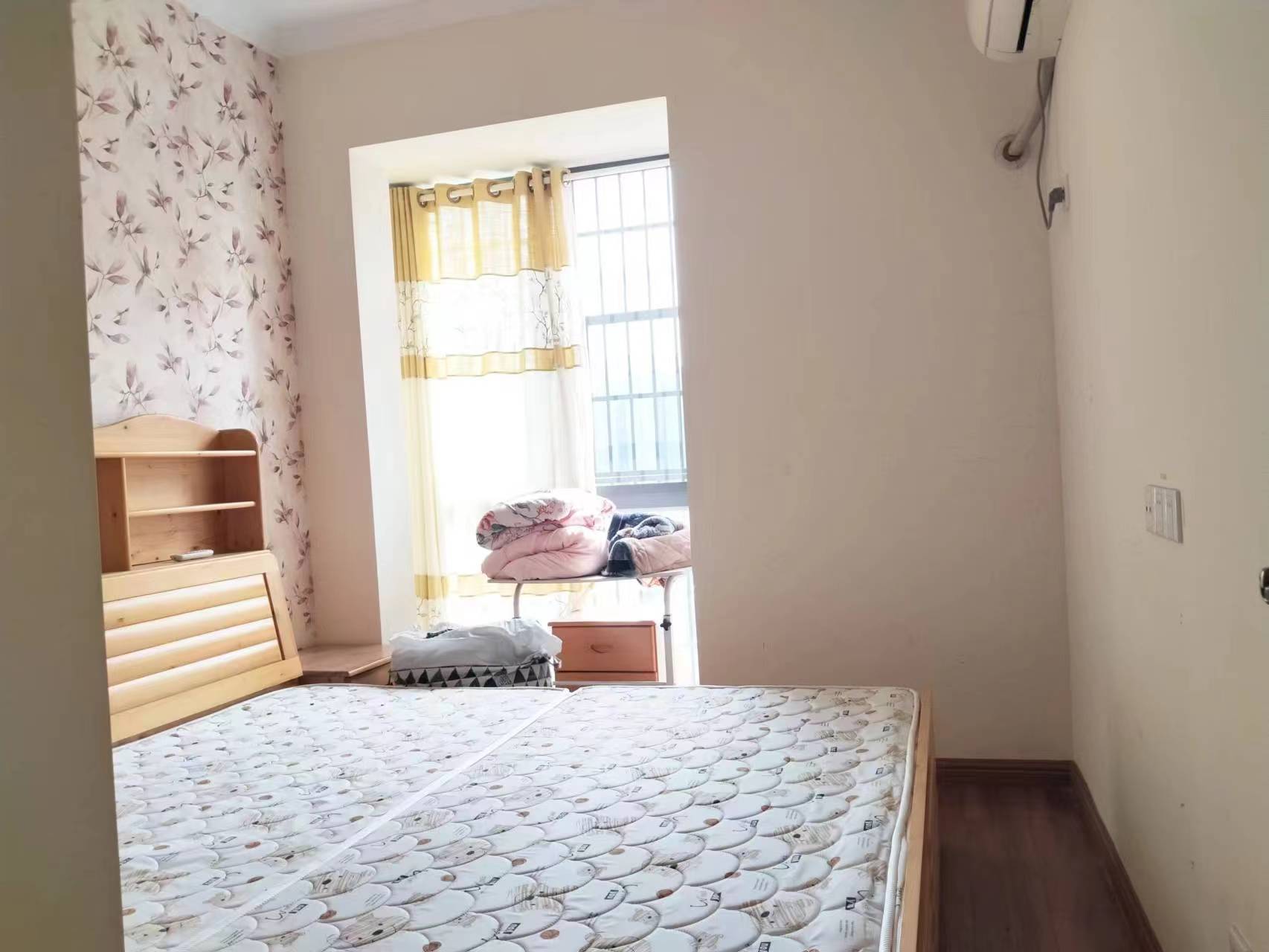 巨友中央公馆 3室2厅1卫 48.0万 巨友中央公馆 3室2厅1卫 48.0万客厅