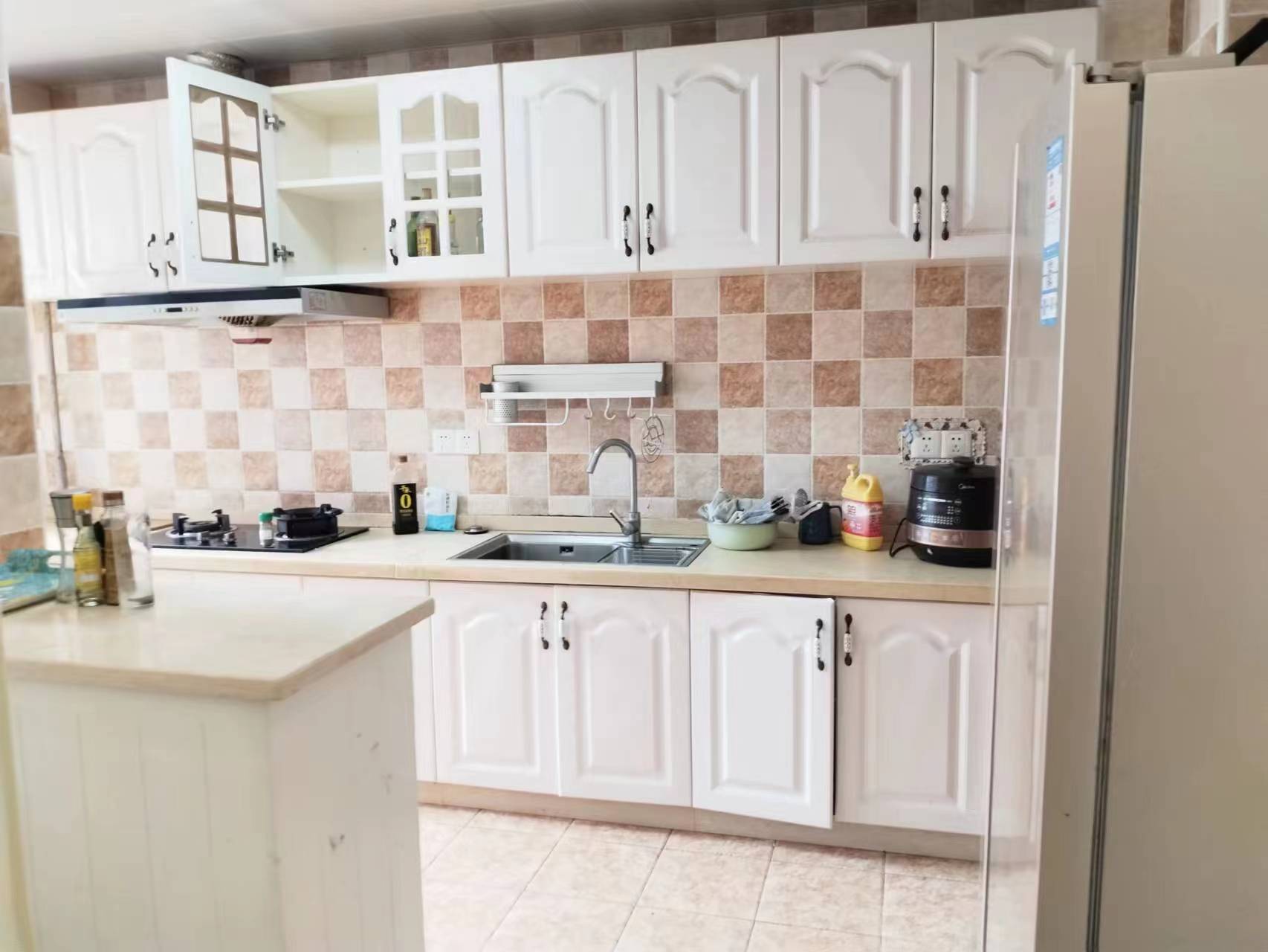 巨友中央公馆 3室2厅1卫 48.0万 巨友中央公馆 3室2厅1卫 48.0万客厅