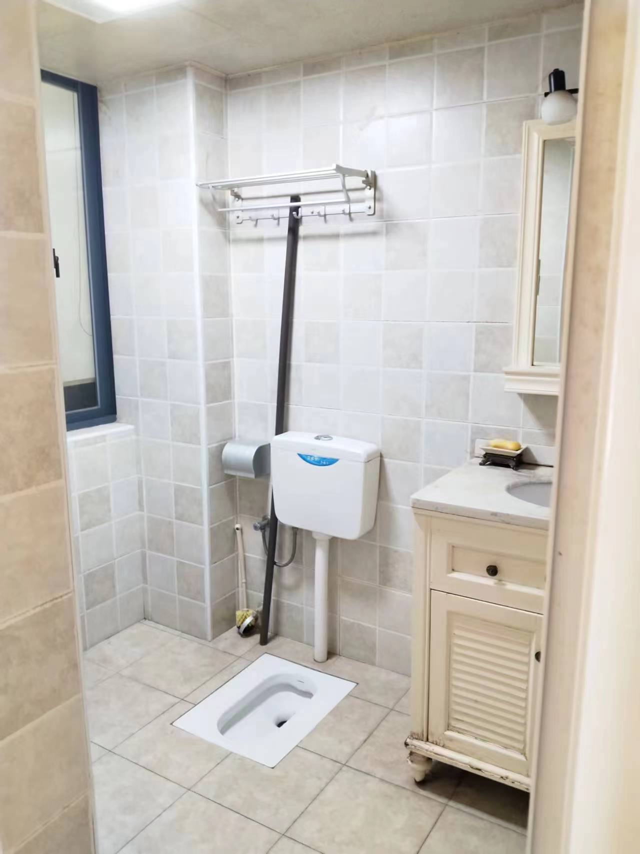 巨友中央公馆 3室2厅1卫 48.0万 巨友中央公馆 3室2厅1卫 48.0万客厅