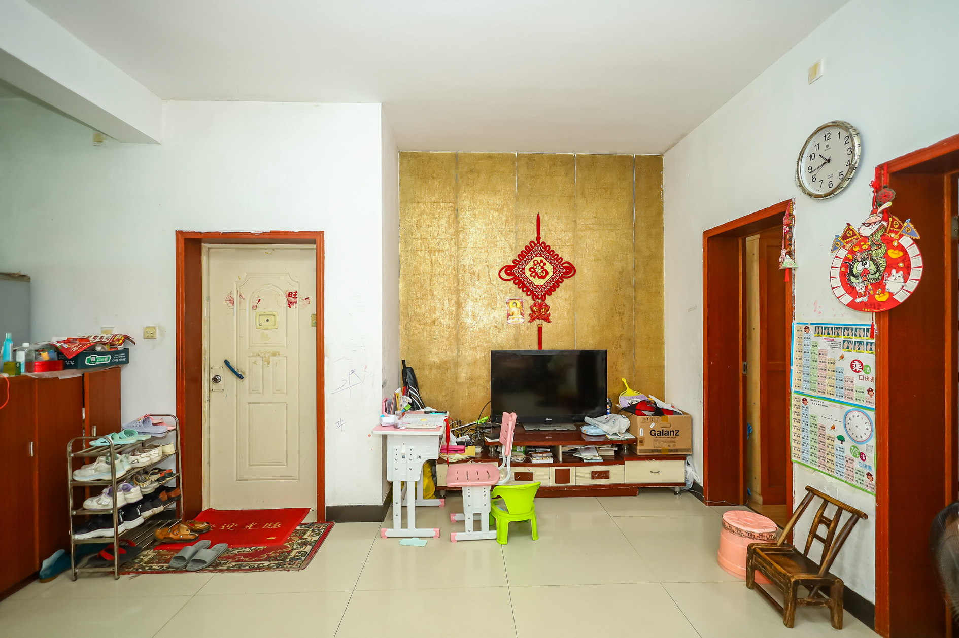 中南汽车世界  2室1厅1卫   31.80万 中南汽车世界  2室1厅1卫   31.80万客厅