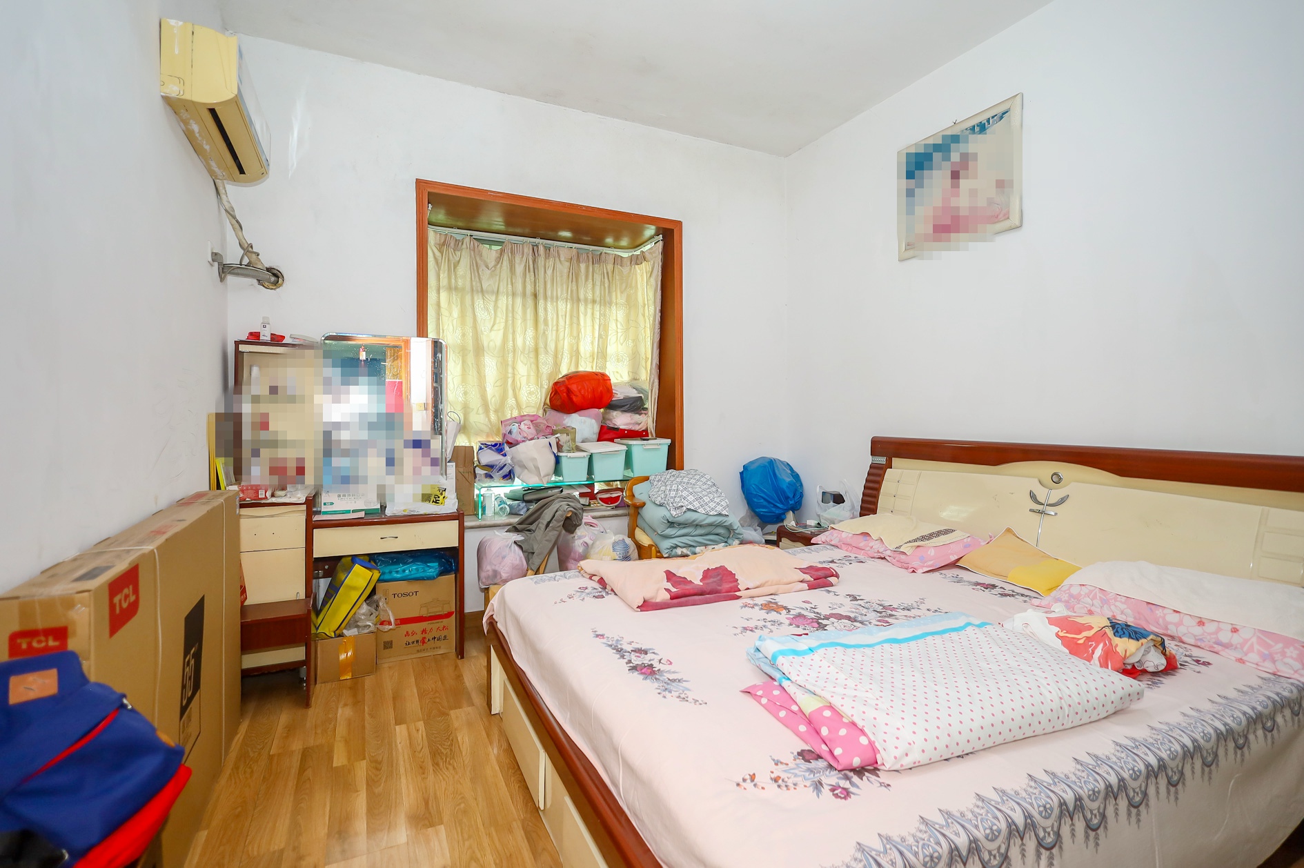 中南汽车世界  2室1厅1卫   31.80万 中南汽车世界  2室1厅1卫   31.80万卧室