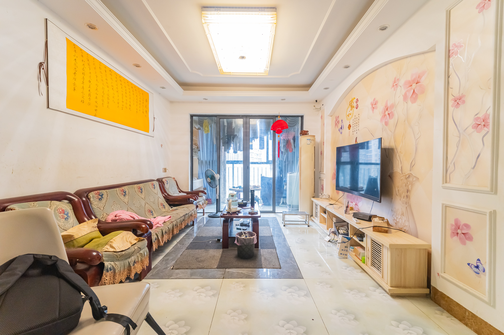 恒基凯旋门三期 2室2厅1卫 76.0万 恒基凯旋门三期 2室2厅1卫 76.0万客厅