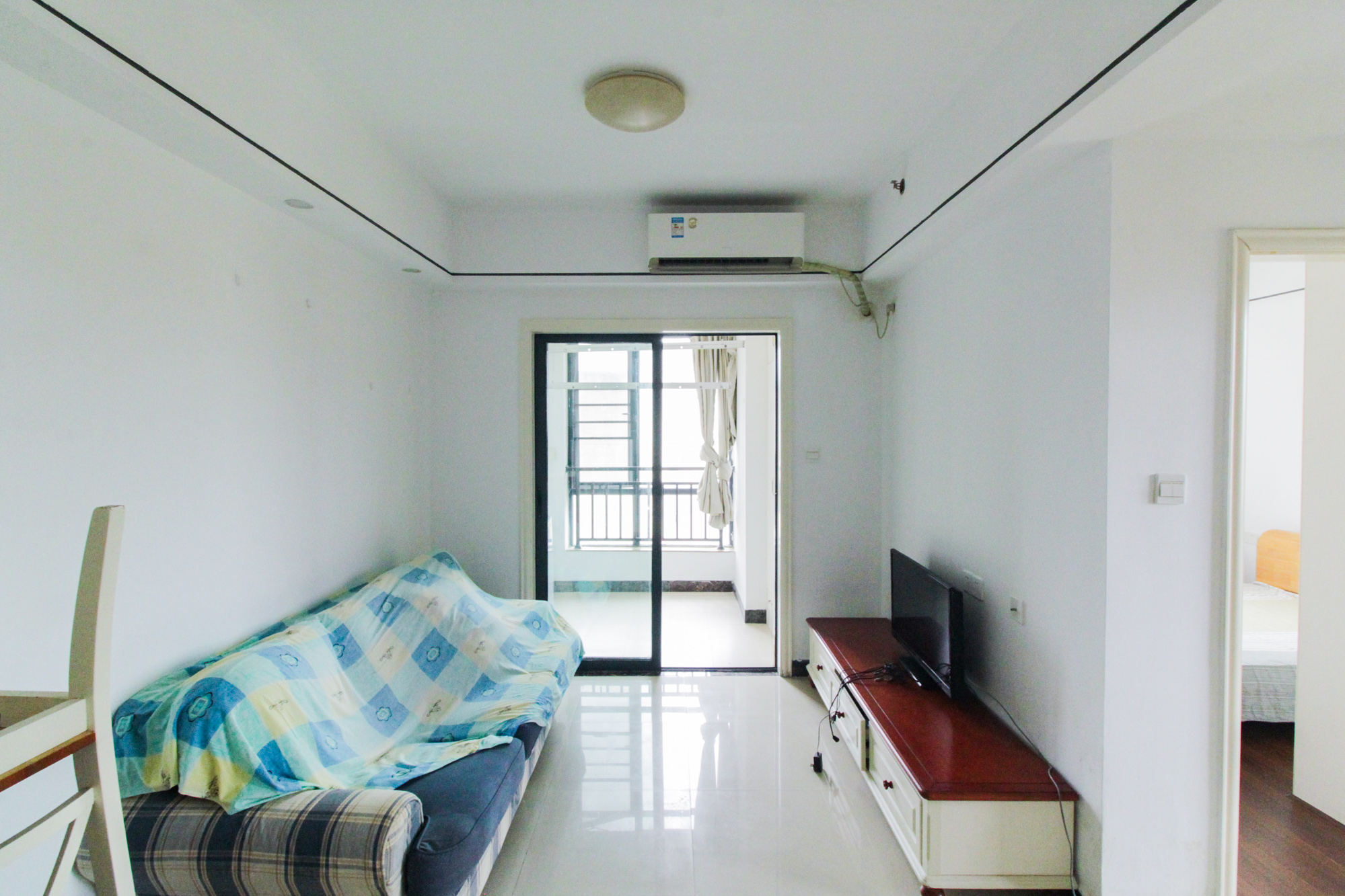 中建木莲工社  2室1厅1卫    62.8万客厅