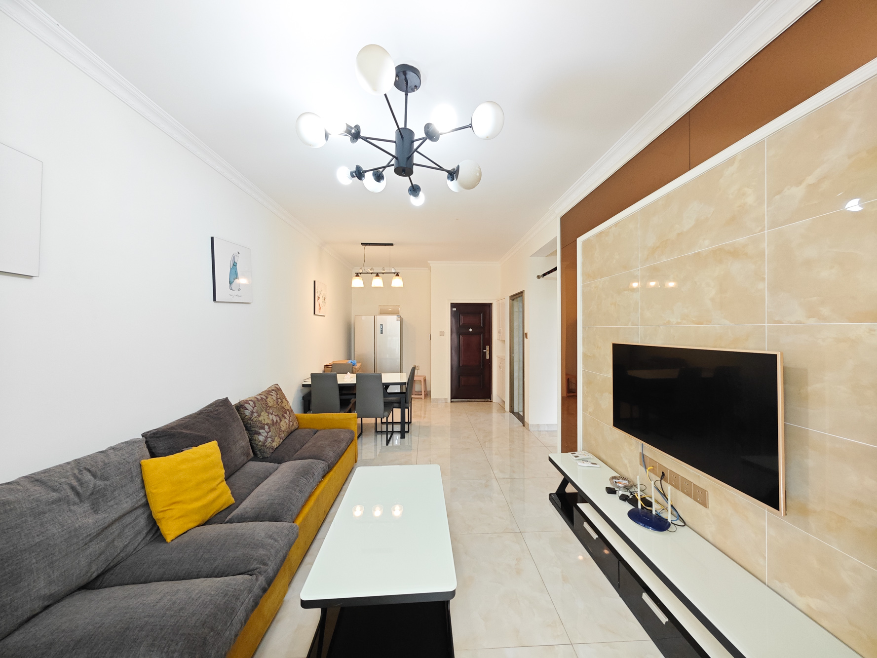 中建信和城  2室2厅1卫    85.0万 中建信和城  2室2厅1卫    85.0万客厅