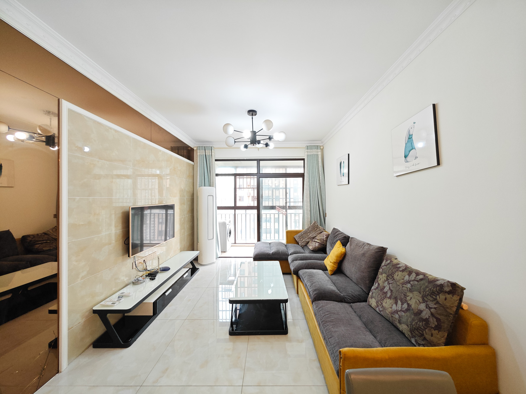 中建信和城  2室2厅1卫    85.0万 中建信和城  2室2厅1卫    85.0万客厅