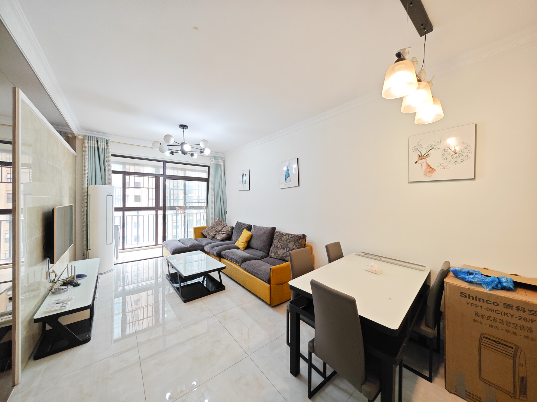 中建信和城  2室2厅1卫    85.0万 中建信和城  2室2厅1卫    85.0万客厅