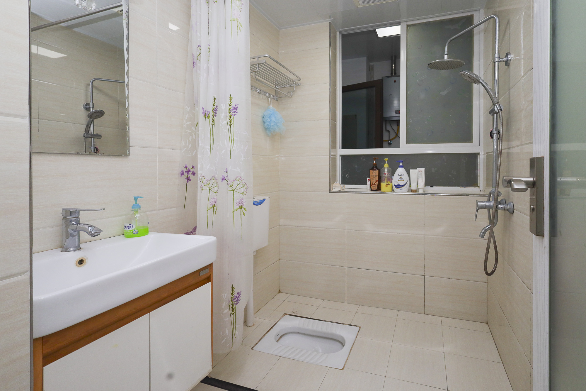 世茂铂翠湾二期 3室2厅1卫 119.0万 世茂铂翠湾二期 3室2厅1卫 119.0万卫生间