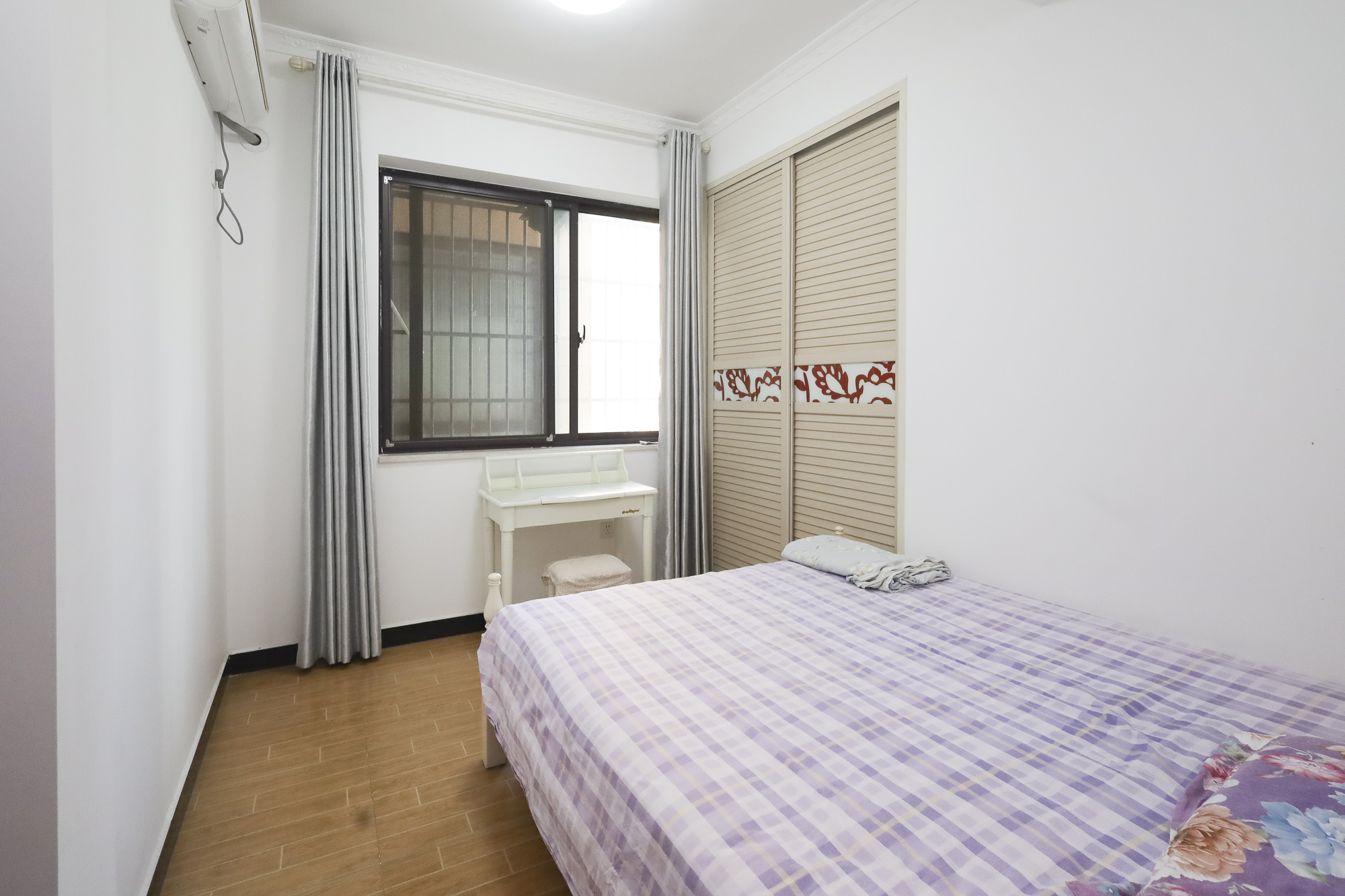 世茂铂翠湾二期 3室2厅1卫 119.0万 世茂铂翠湾二期 3室2厅1卫 119.0万卧室