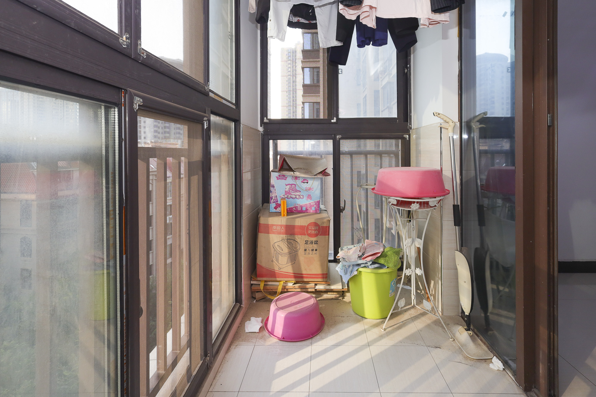 世茂铂翠湾二期 3室2厅1卫 119.0万 世茂铂翠湾二期 3室2厅1卫 119.0万阳台