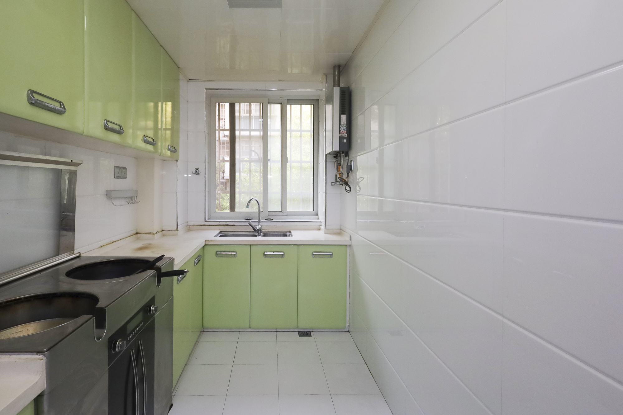 新诚小区 2室2厅1卫 48.00万 新诚小区 2室2厅1卫 48.00万厨房