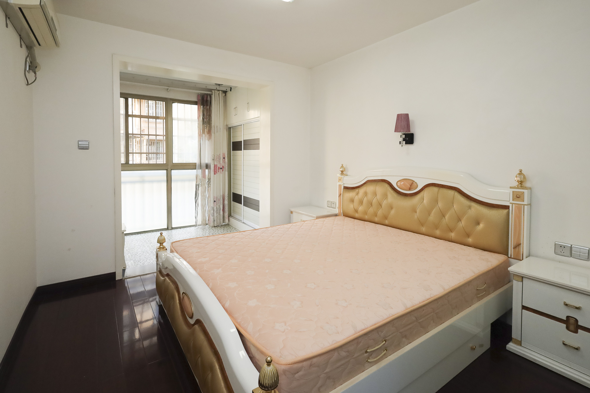 新诚小区 2室2厅1卫 48.00万 新诚小区 2室2厅1卫 48.00万卧室