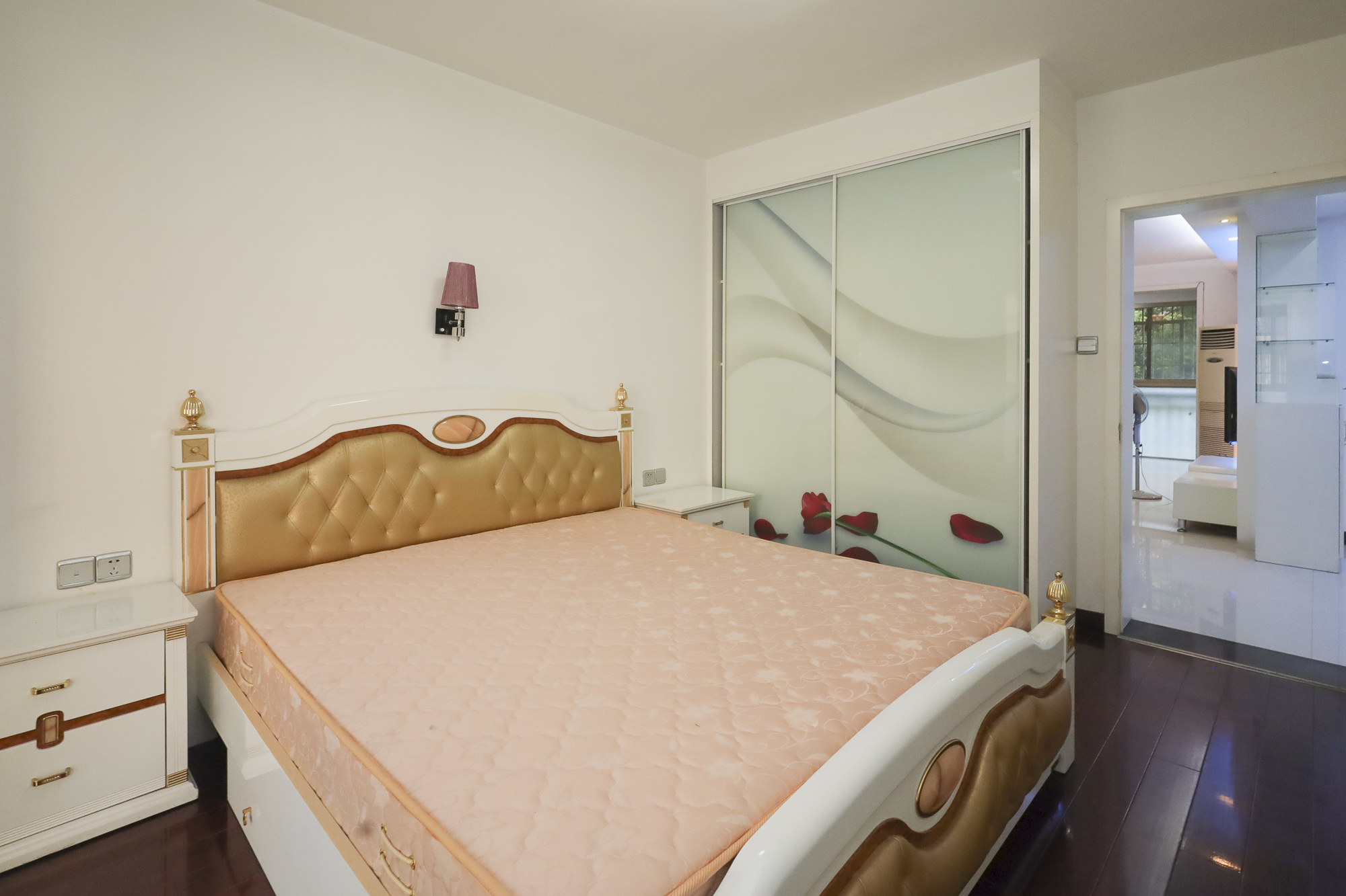 新诚小区 2室2厅1卫 48.00万 新诚小区 2室2厅1卫 48.00万卧室