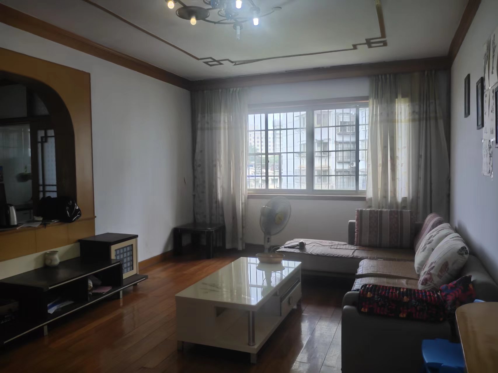 田东商贸小区 3室2厅2卫 38.8万 田东商贸小区 3室2厅2卫 38.8万室内图