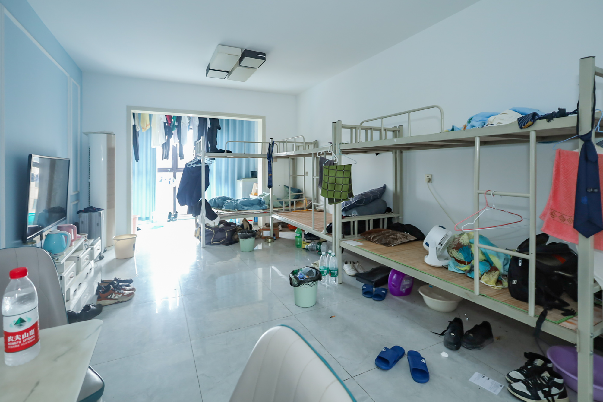 奥克斯缔壹城  4室2厅2卫   153.00万客厅