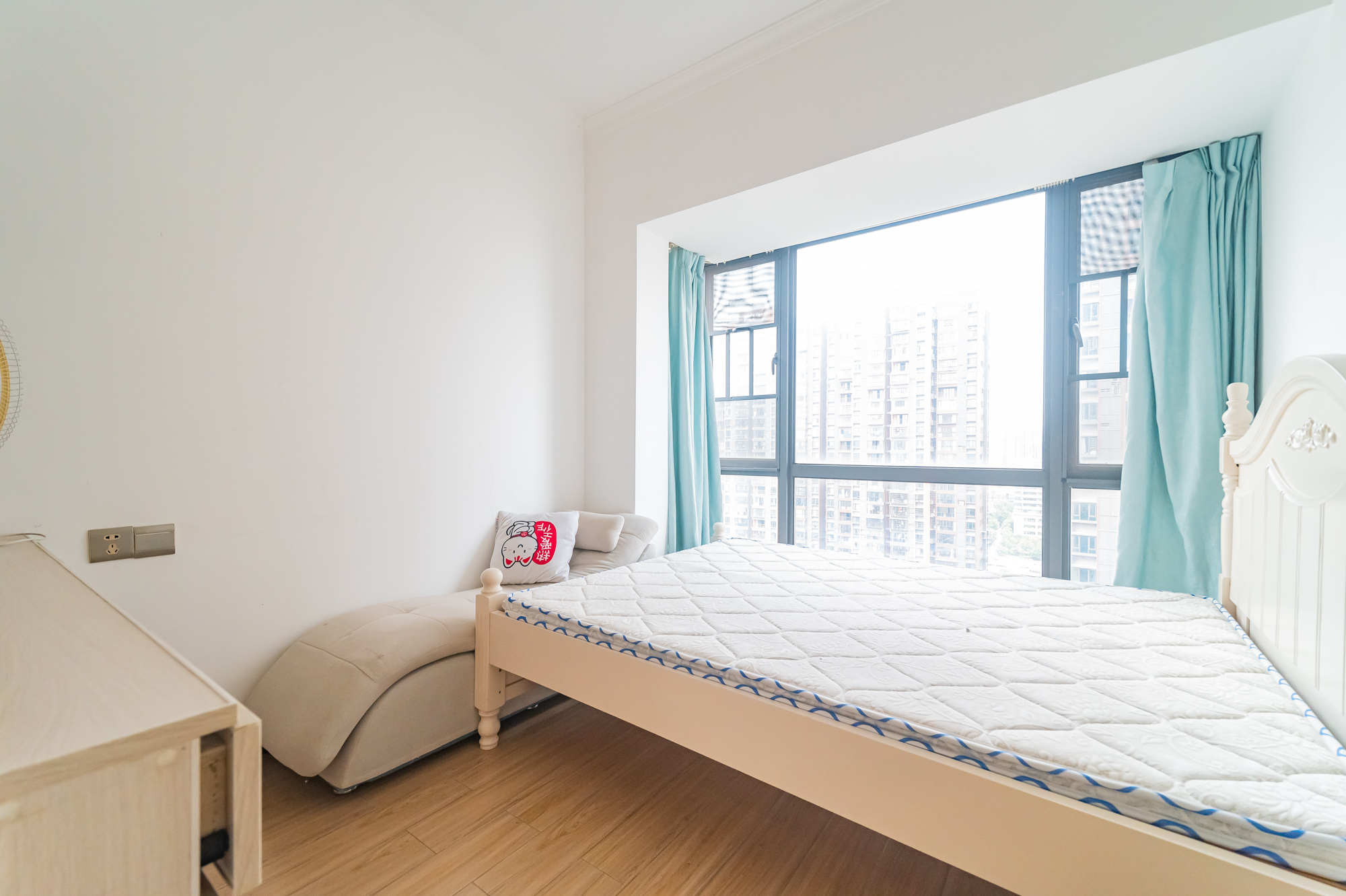 海伦春天  4室2厅1卫    110.0万 海伦春天  4室2厅1卫    110.0万卧室