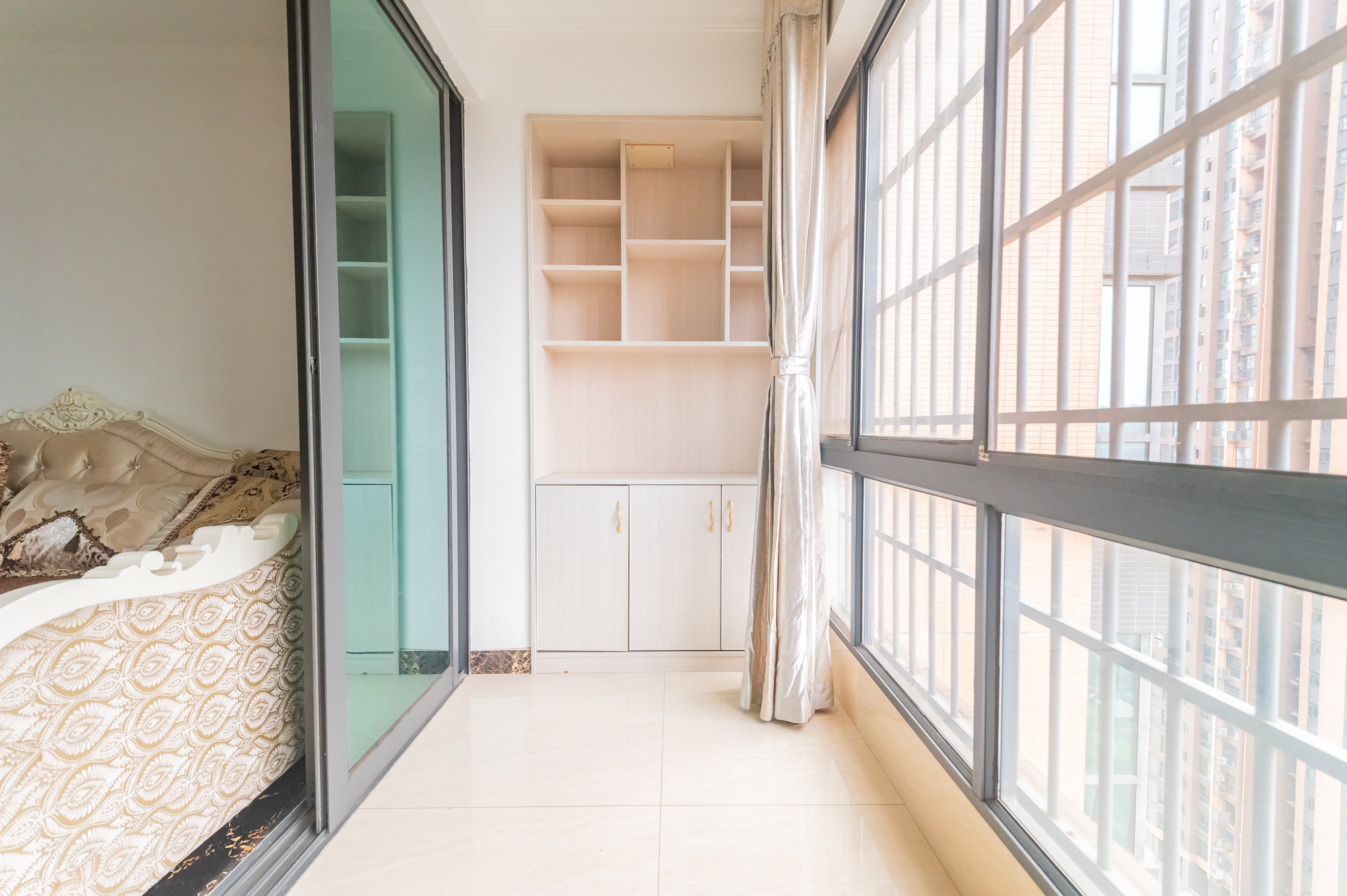 海伦春天  4室2厅1卫    110.0万 海伦春天  4室2厅1卫    110.0万阳台