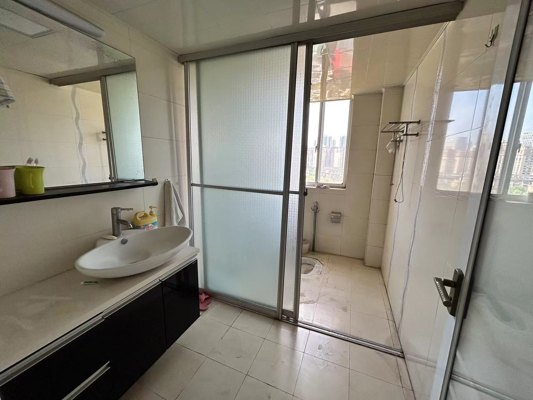 西子花园 3室2厅2卫 66.8万 西子花园 3室2厅2卫 66.8万室内图