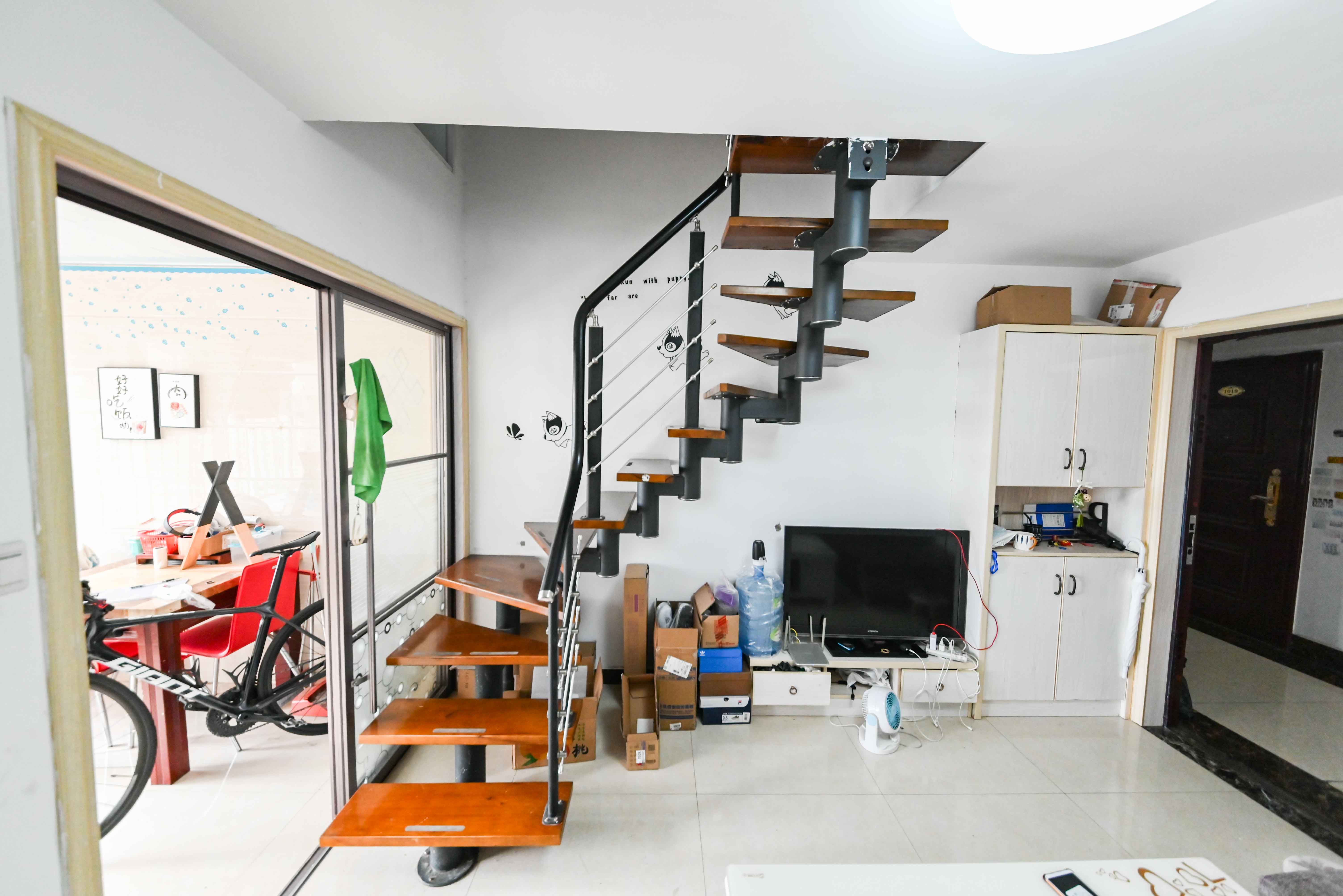 金色loft（鑫秋大厦）  2室2厅1卫   49.00万客厅