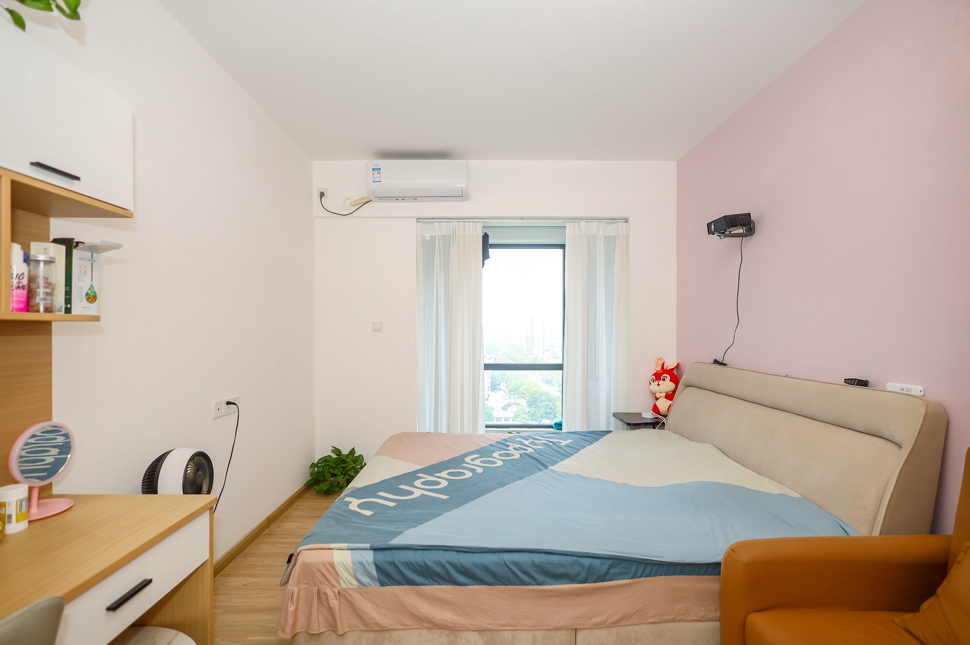 新长海漓湘悦  1室1厅1卫    22.0万 新长海漓湘悦  1室1厅1卫    22.0万客厅