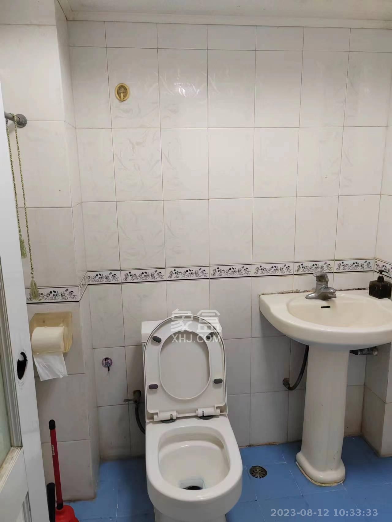 南园小区  3室2厅1卫   2300.00元/月室内图