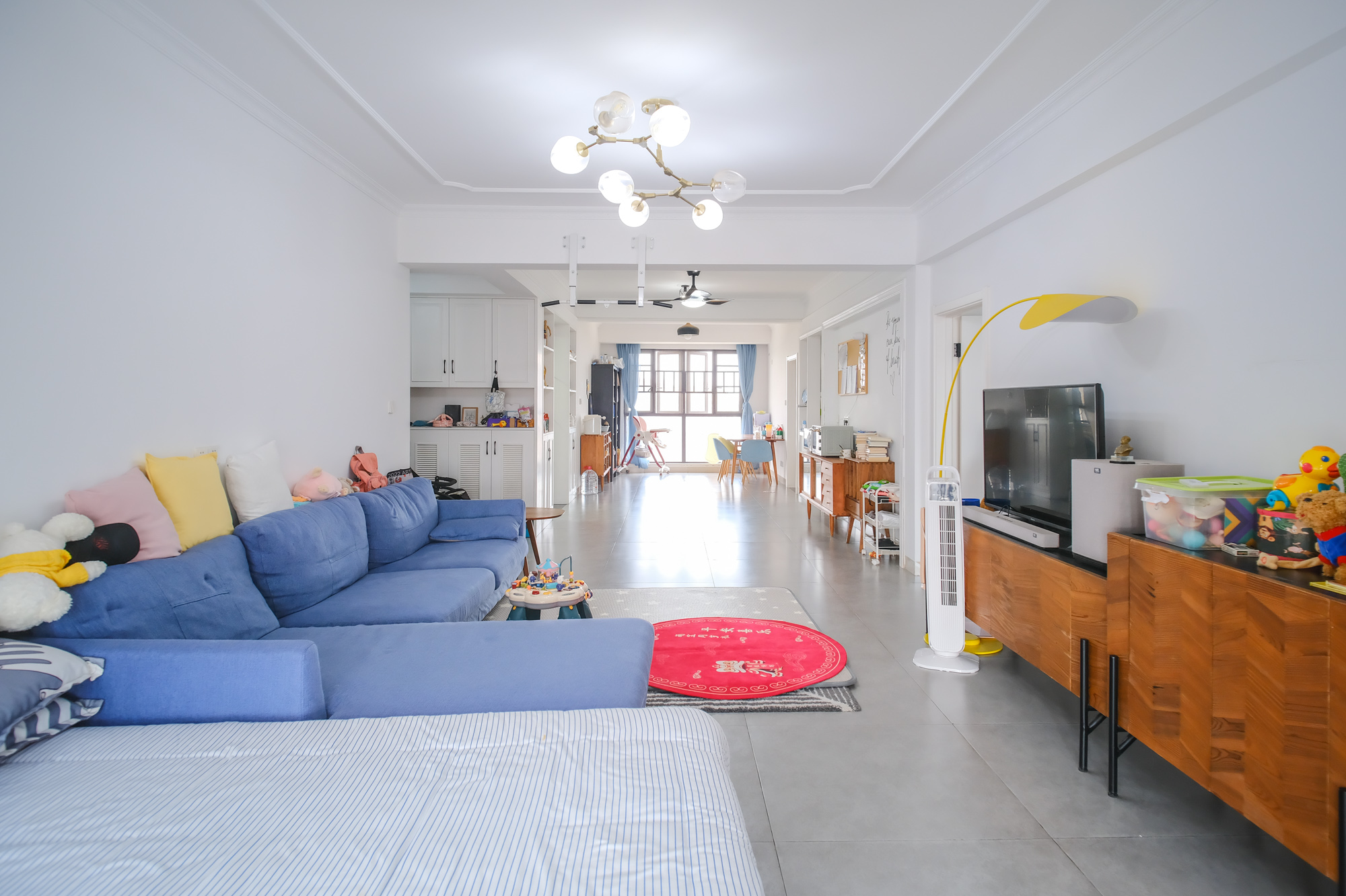 艾美潇湘 4室2厅2卫 99.8万 艾美潇湘 4室2厅2卫 99.8万客厅