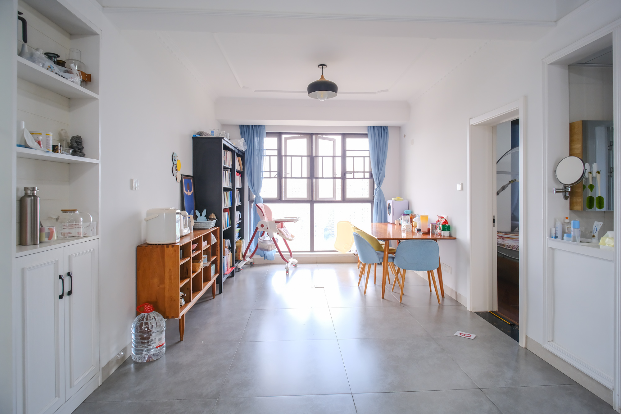 艾美潇湘 4室2厅2卫 99.8万 艾美潇湘 4室2厅2卫 99.8万客厅