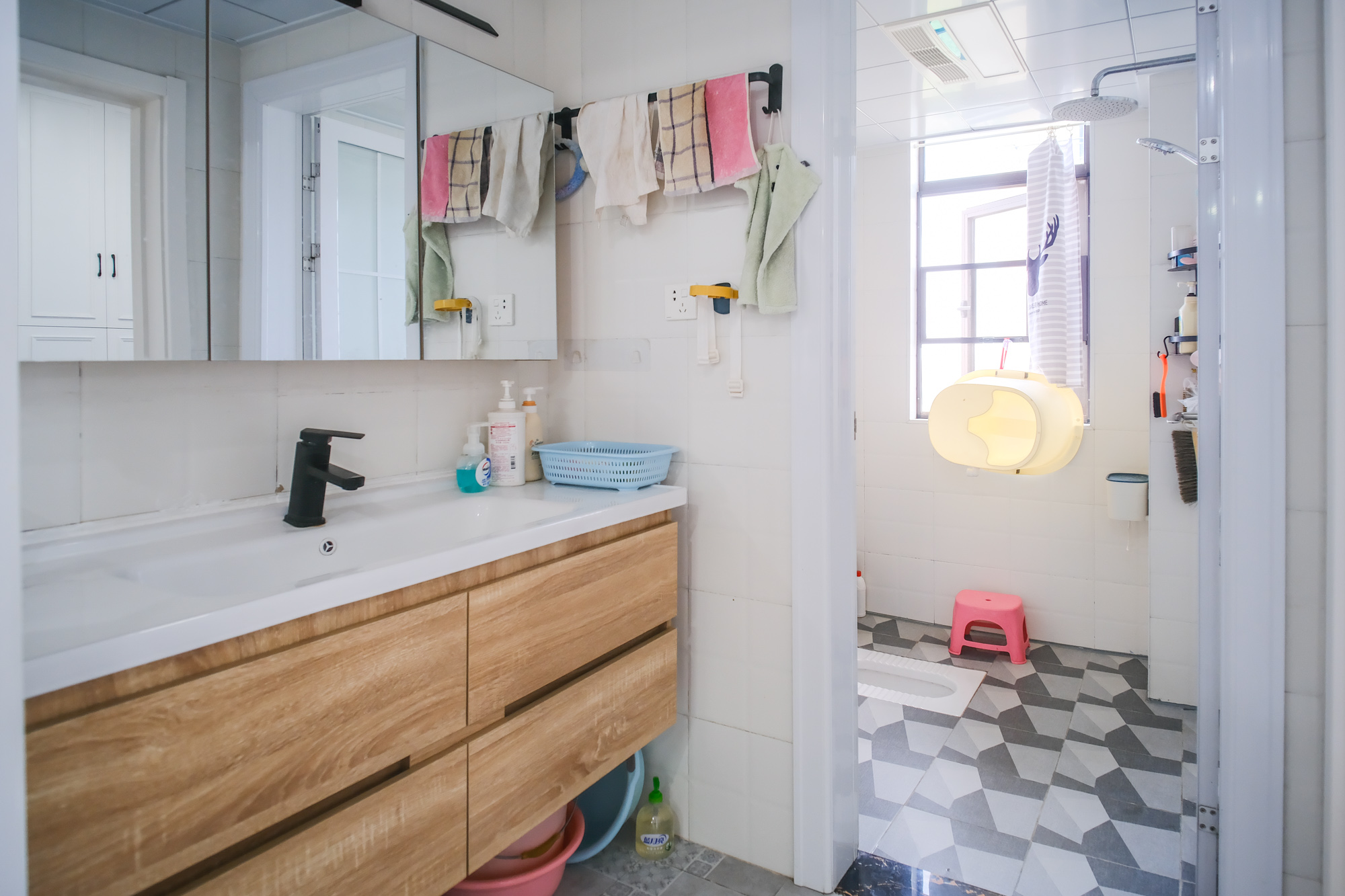 艾美潇湘 4室2厅2卫 99.8万 艾美潇湘 4室2厅2卫 99.8万卫生间