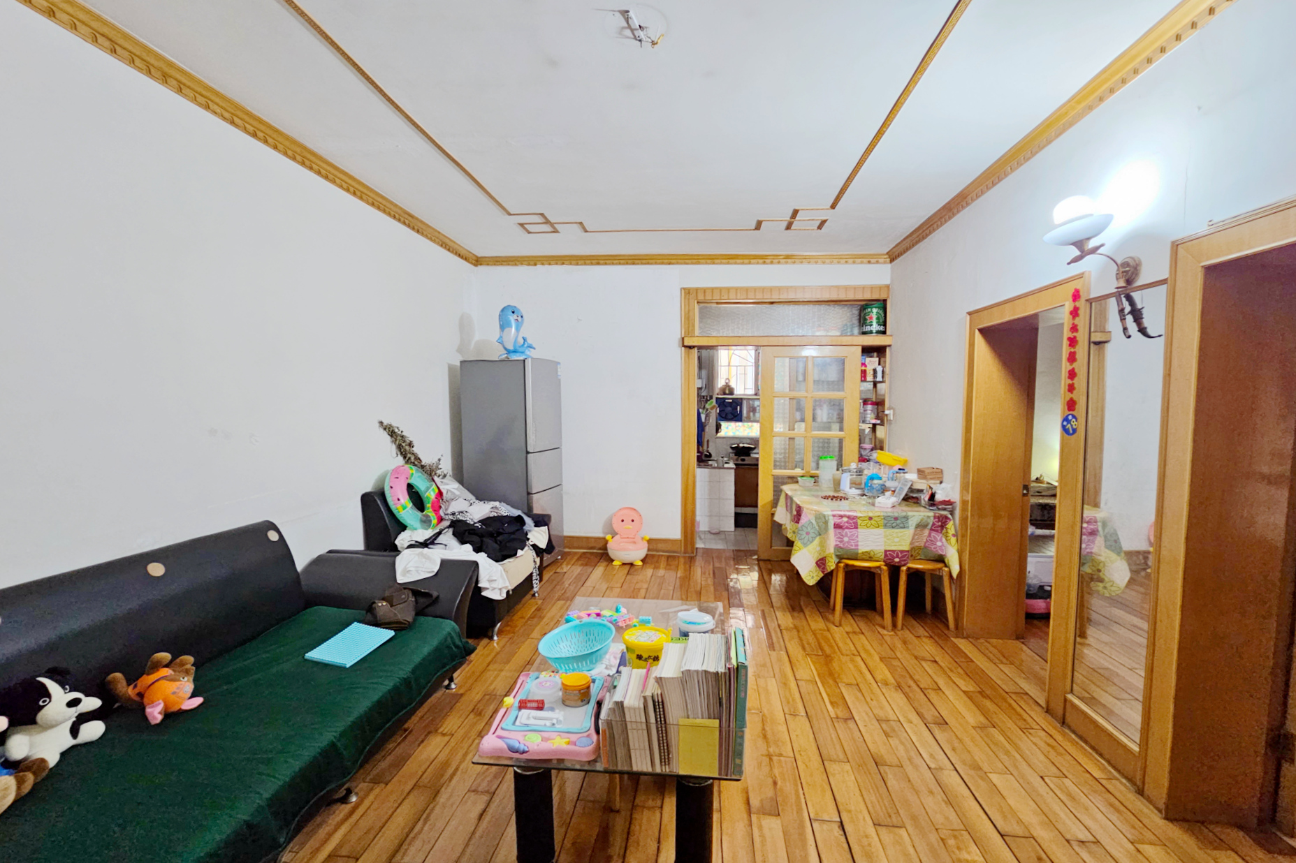 东进小区  2室2厅1卫   49.80万客厅