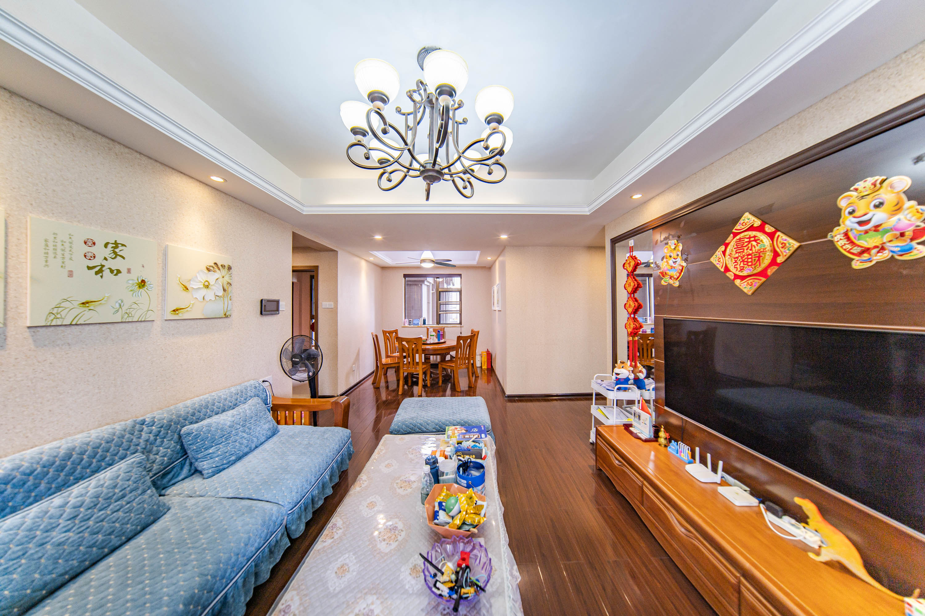 江山帝景哈佛  3室2厅2卫    138.8万客厅