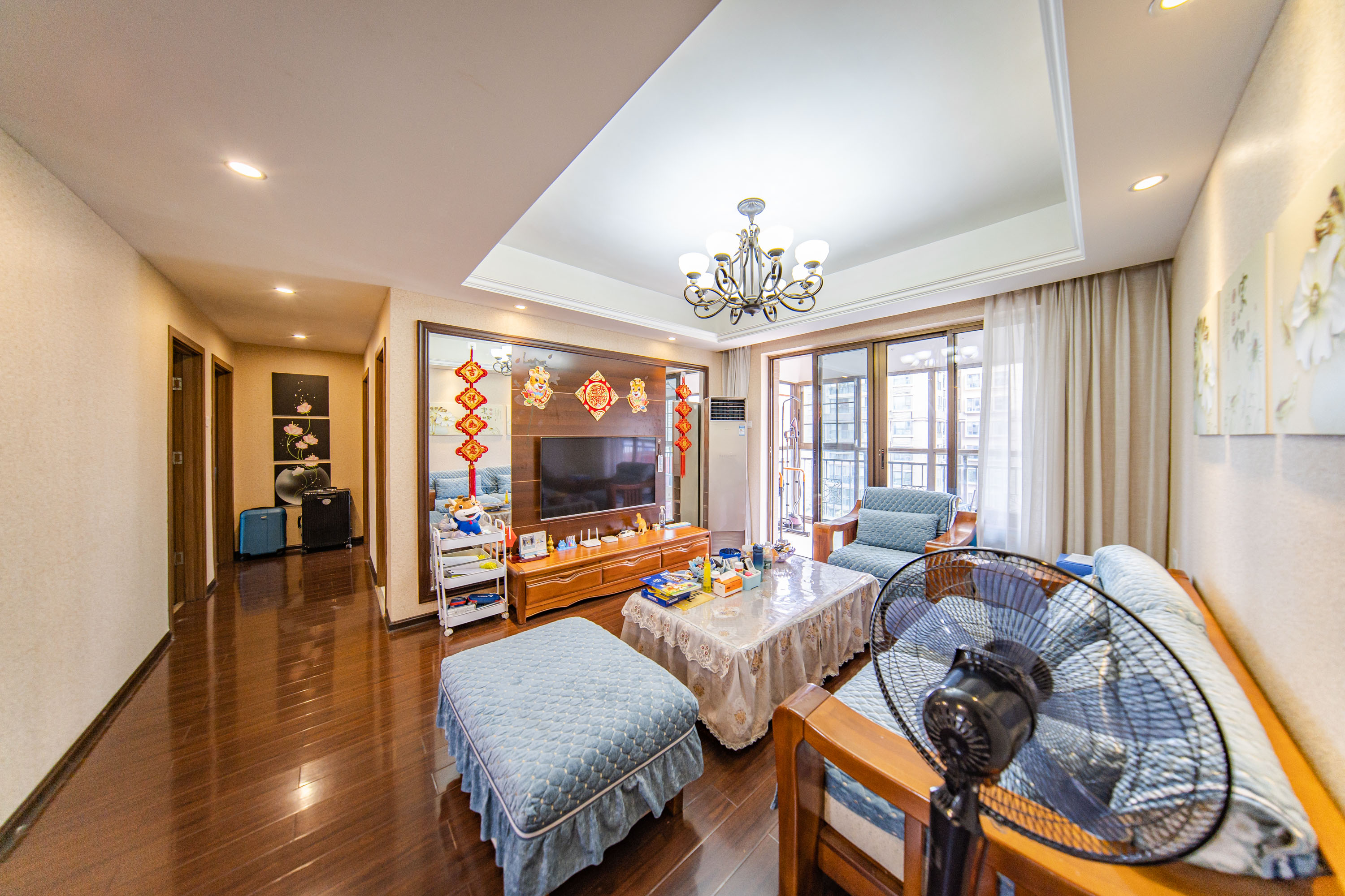 江山帝景哈佛  3室2厅2卫    138.8万客厅