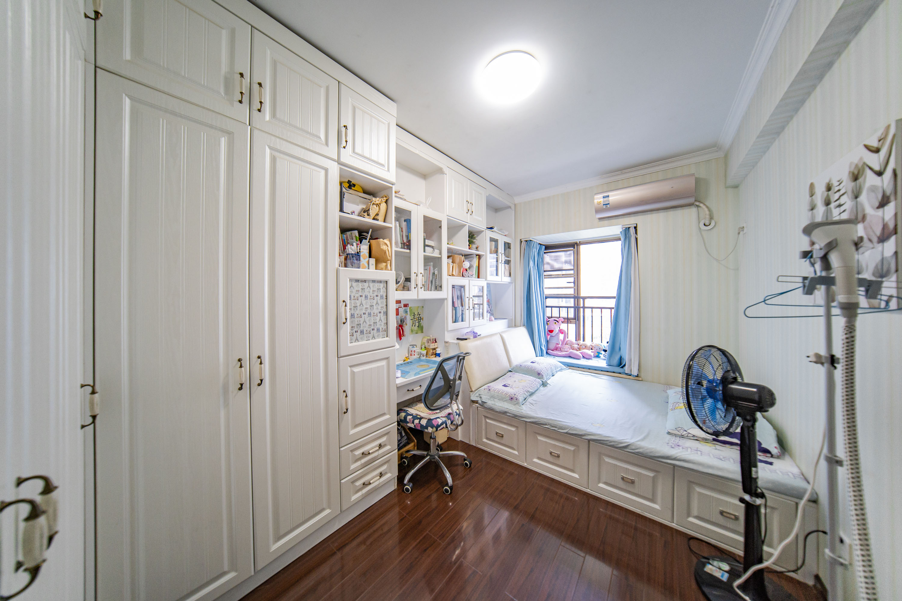 江山帝景哈佛  3室2厅2卫    138.8万卧室