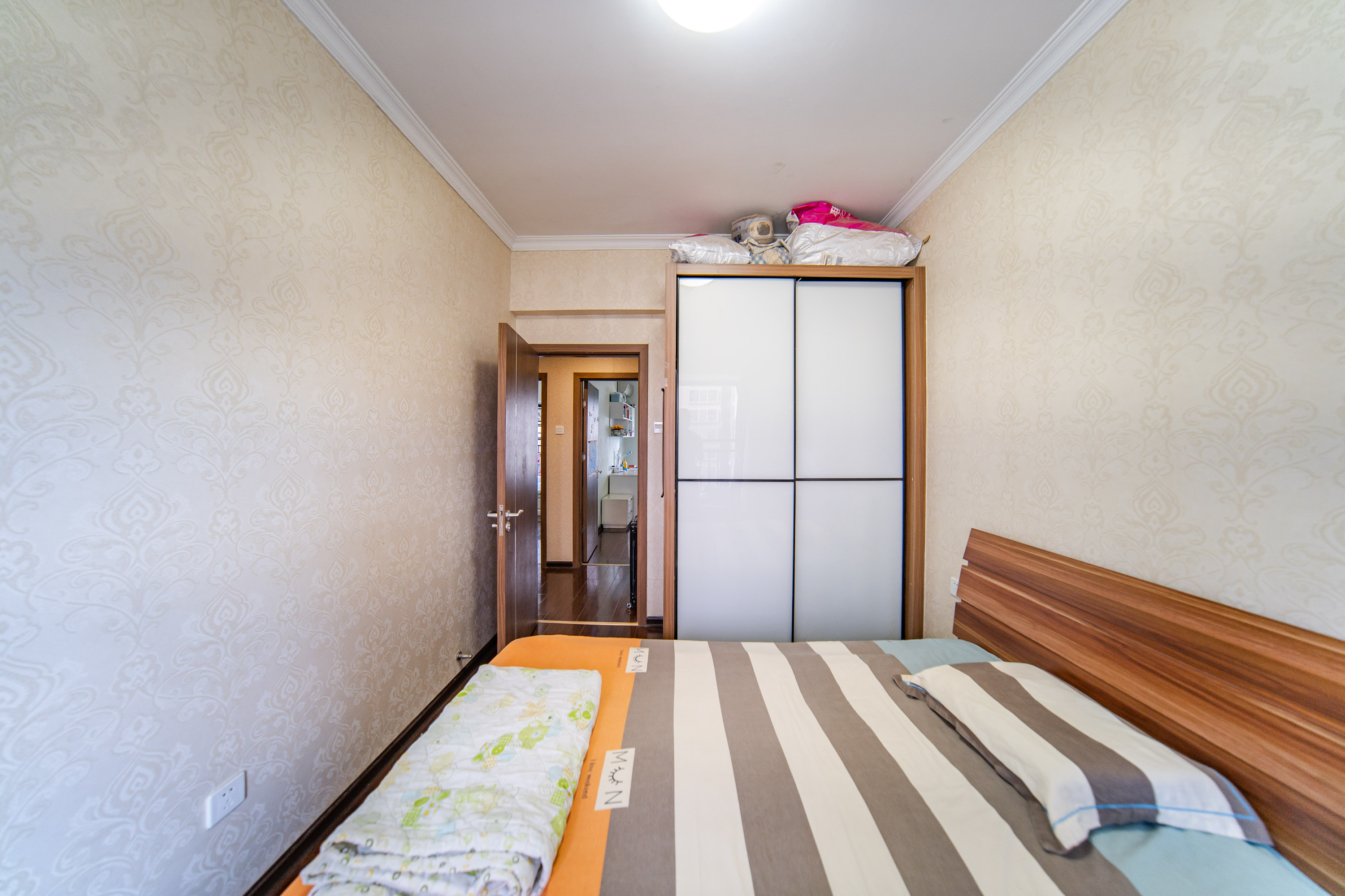 江山帝景哈佛  3室2厅2卫    138.8万卧室