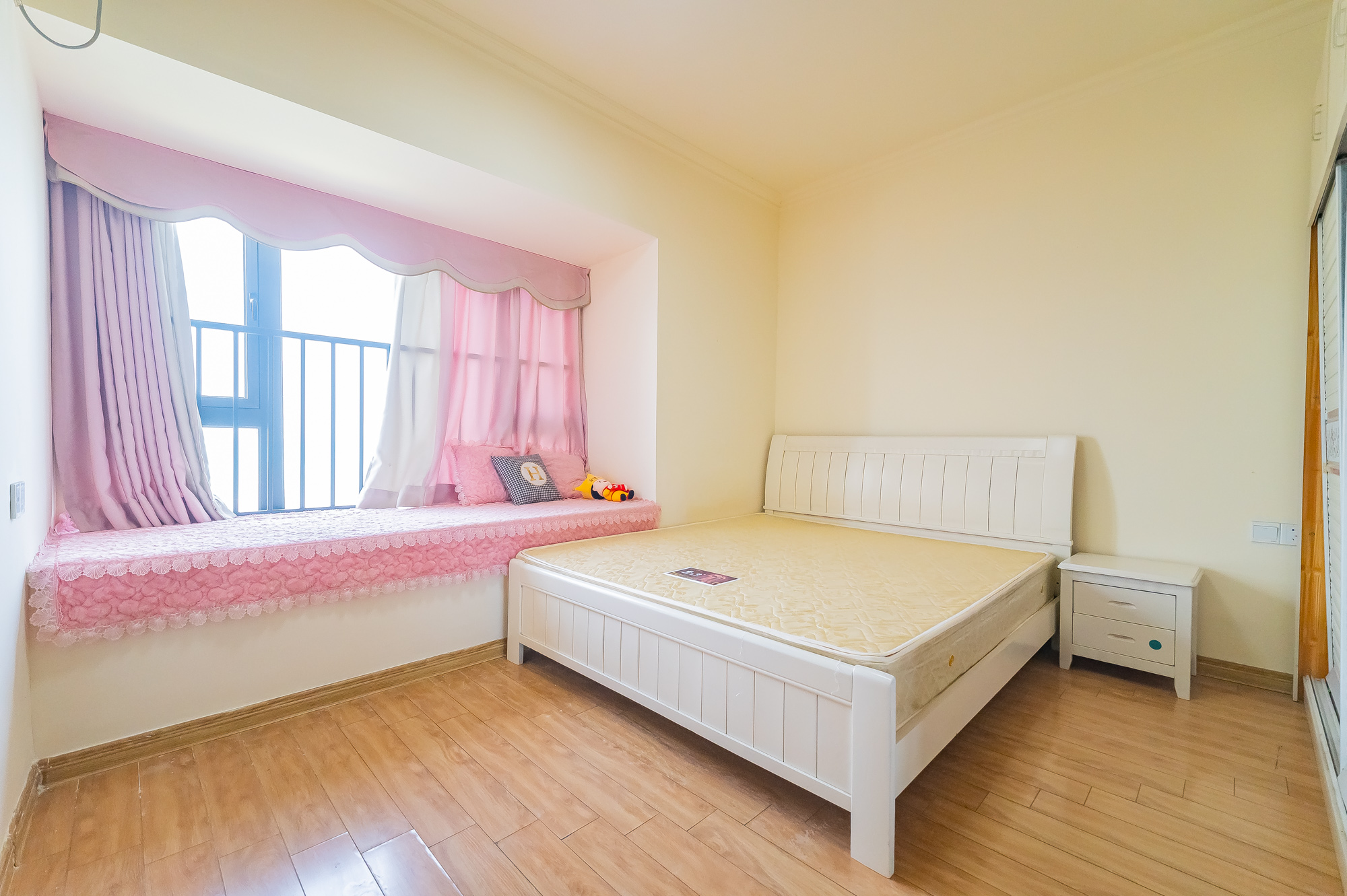 碧桂园威尼斯城 2室2厅2卫 75.8万 碧桂园威尼斯城 2室2厅2卫 75.8万卧室