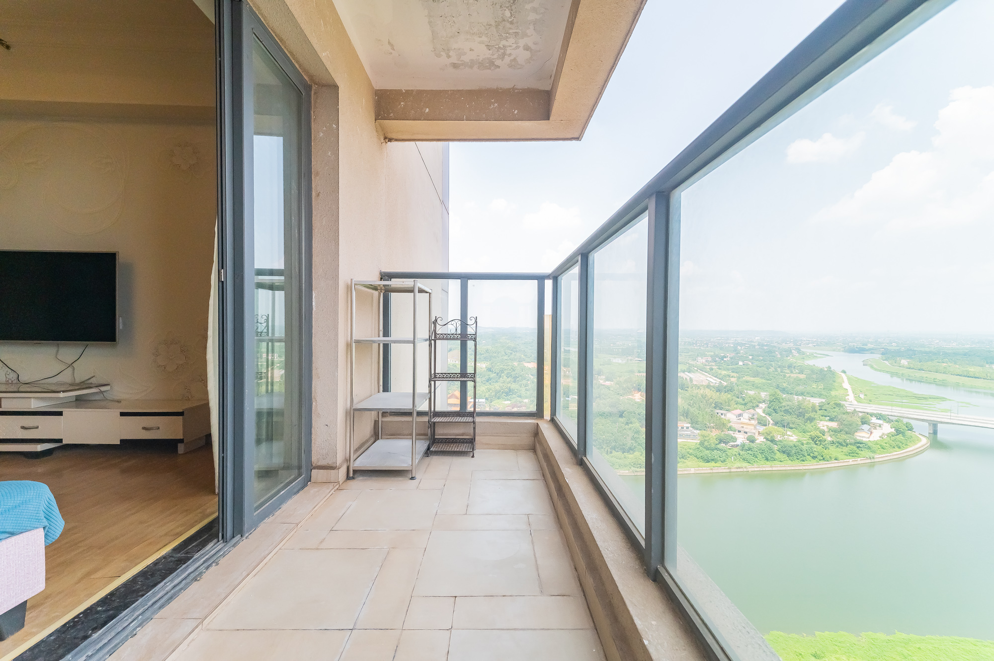 碧桂园威尼斯城 2室2厅2卫 75.8万 碧桂园威尼斯城 2室2厅2卫 75.8万阳台