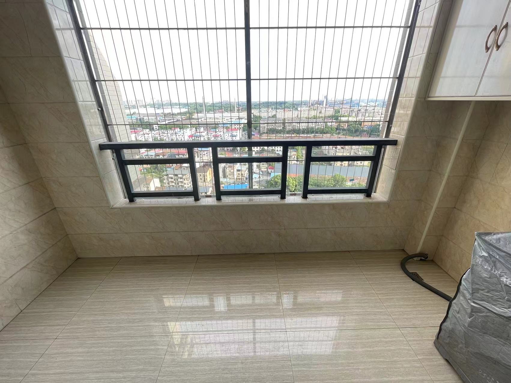 海通国际广场(海通衡州府) 3室2厅2卫 1800.00元/月 海通国际广场(海通衡州府) 3室2厅2卫 1800.00元/月室内图