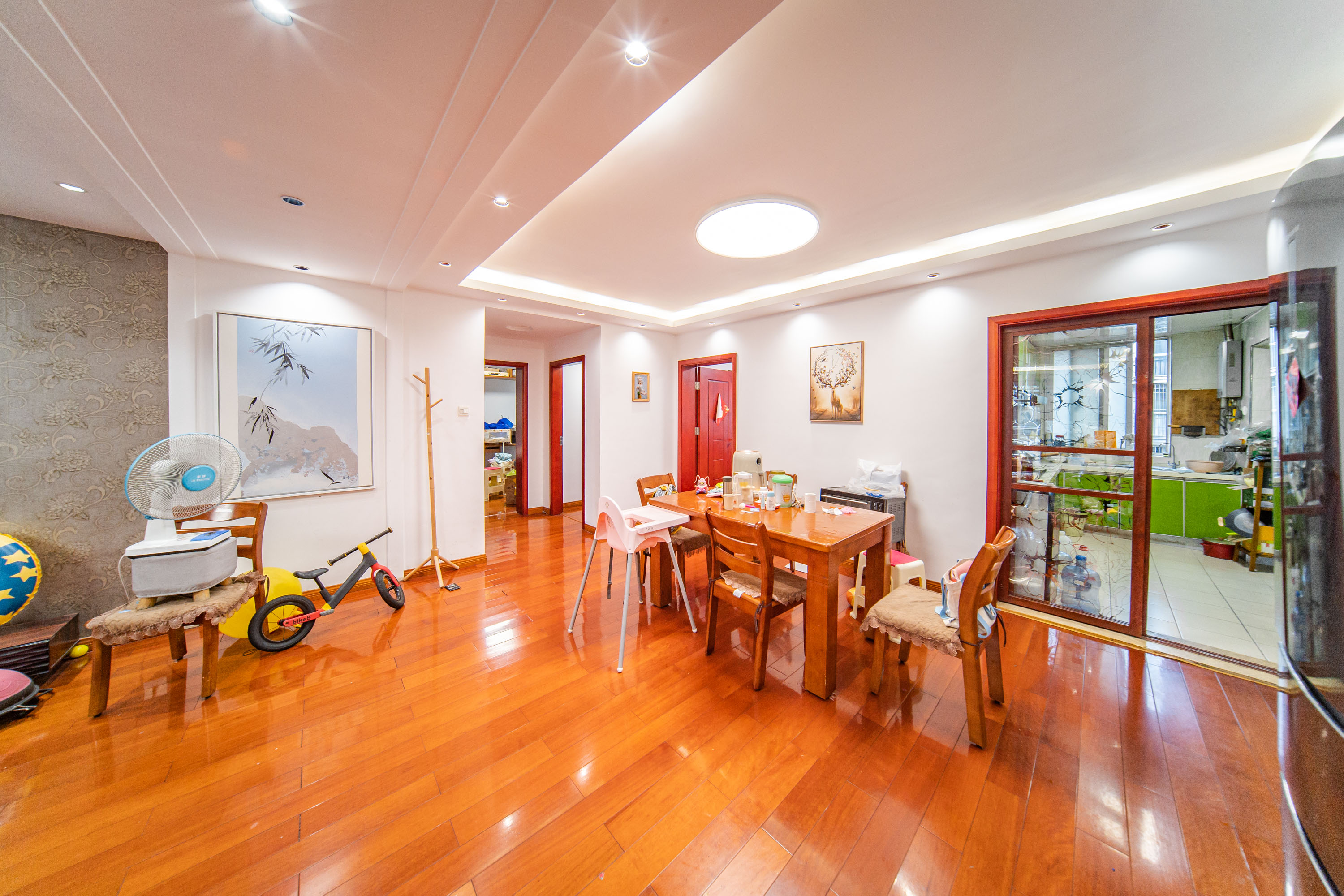 含浦家苑 5室2厅2卫 96.0万 含浦家苑 5室2厅2卫 96.0万客厅