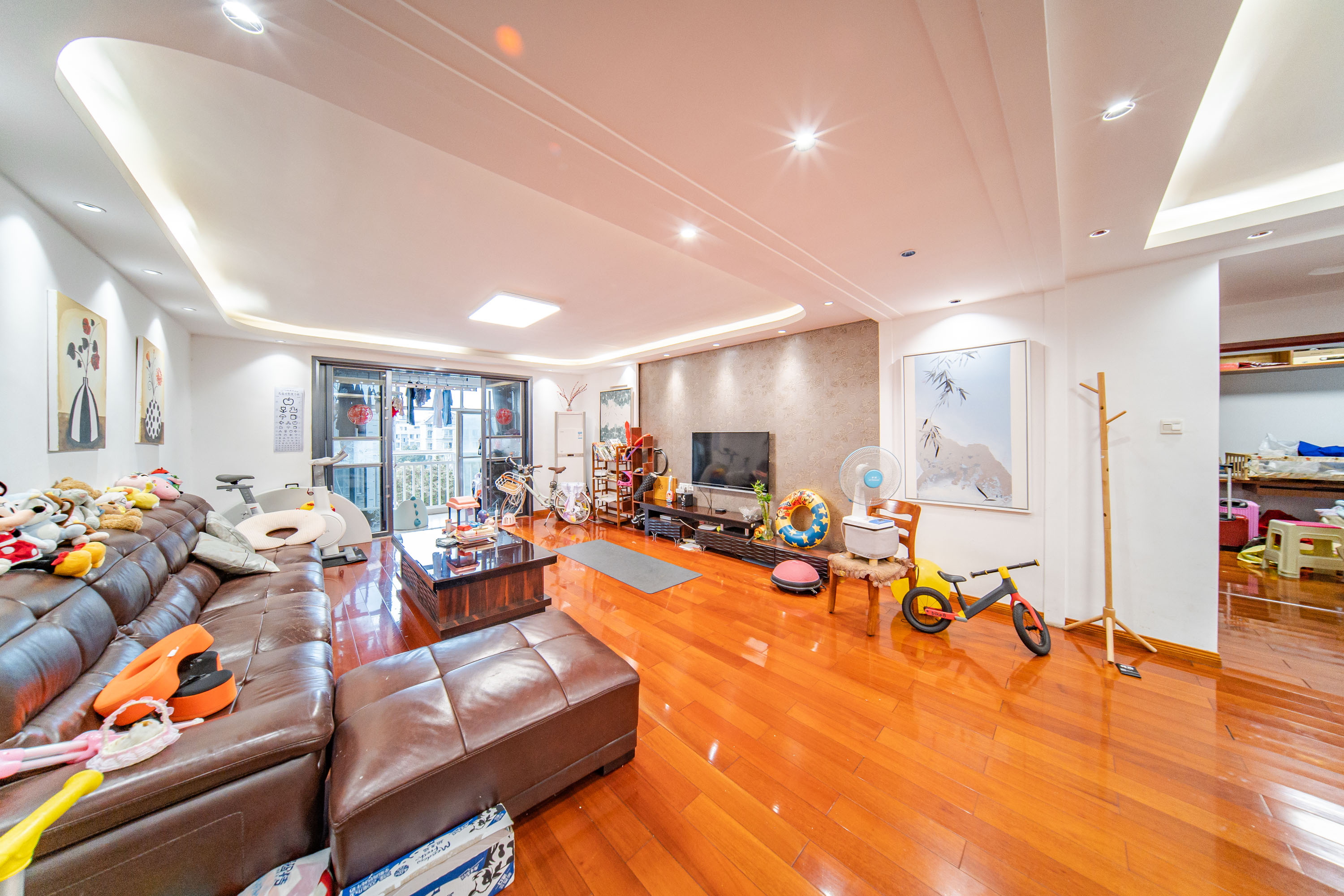 含浦家苑 5室2厅2卫 96.0万 含浦家苑 5室2厅2卫 96.0万客厅